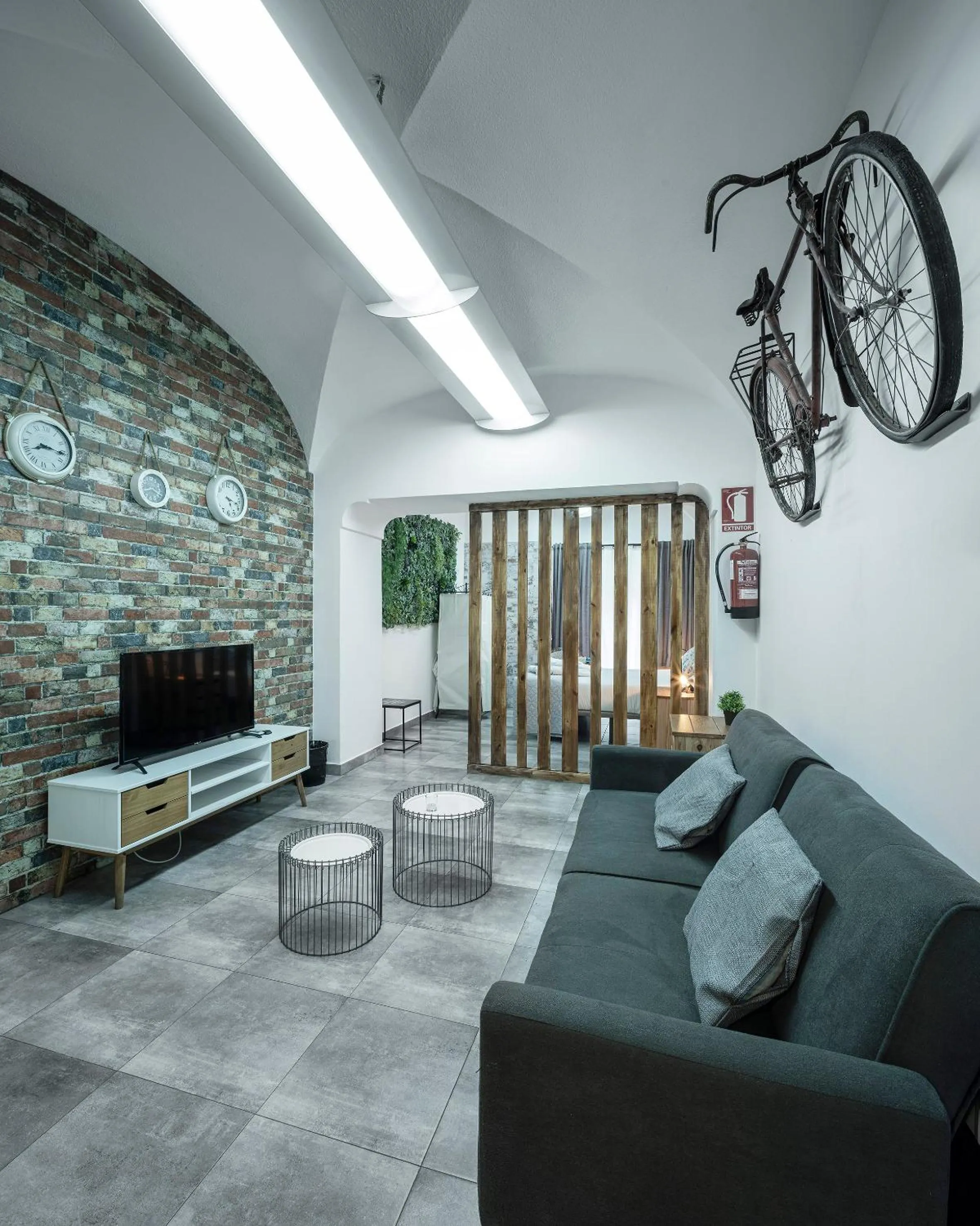 Communal lounge/ TV room in Apartamentos Gladiador