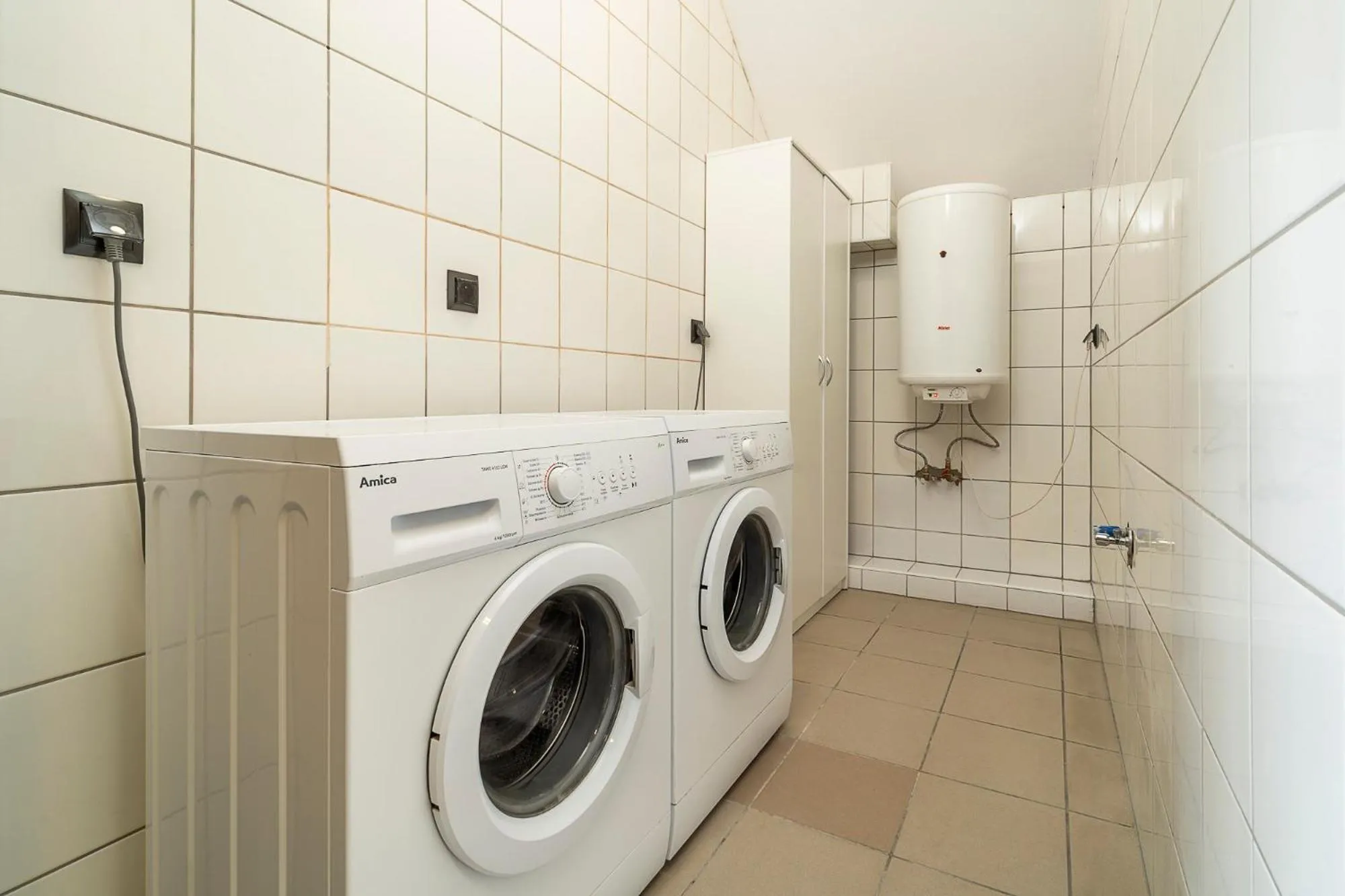 washing machine in Gems Hostel