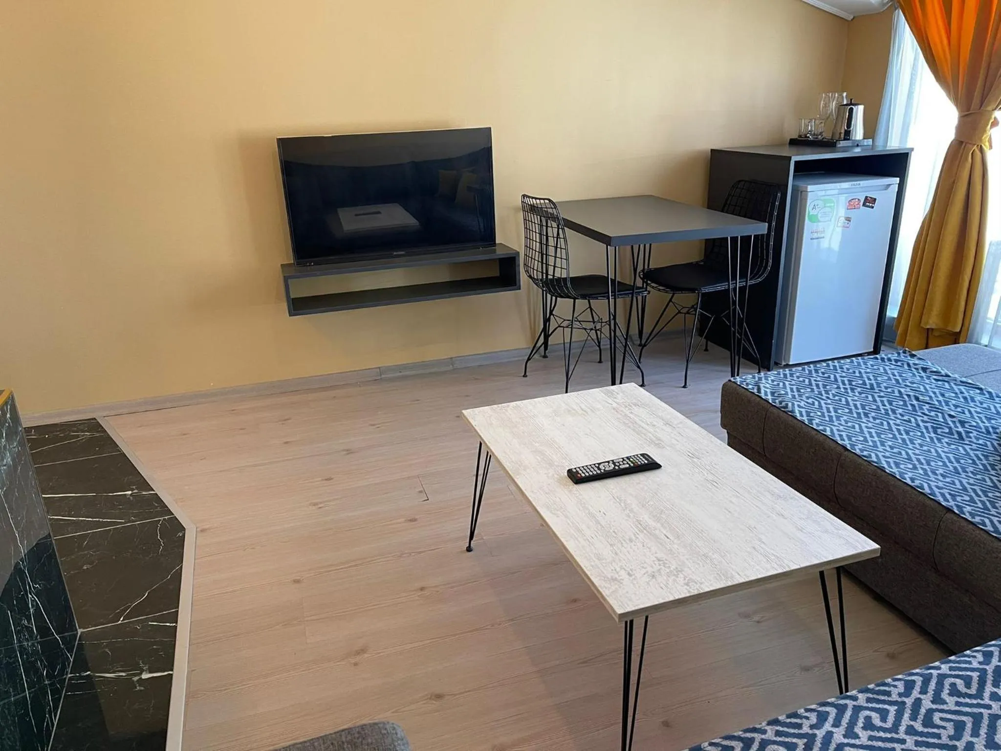 TV/Entertainment Center in OTTO LOFT Premium Apartments