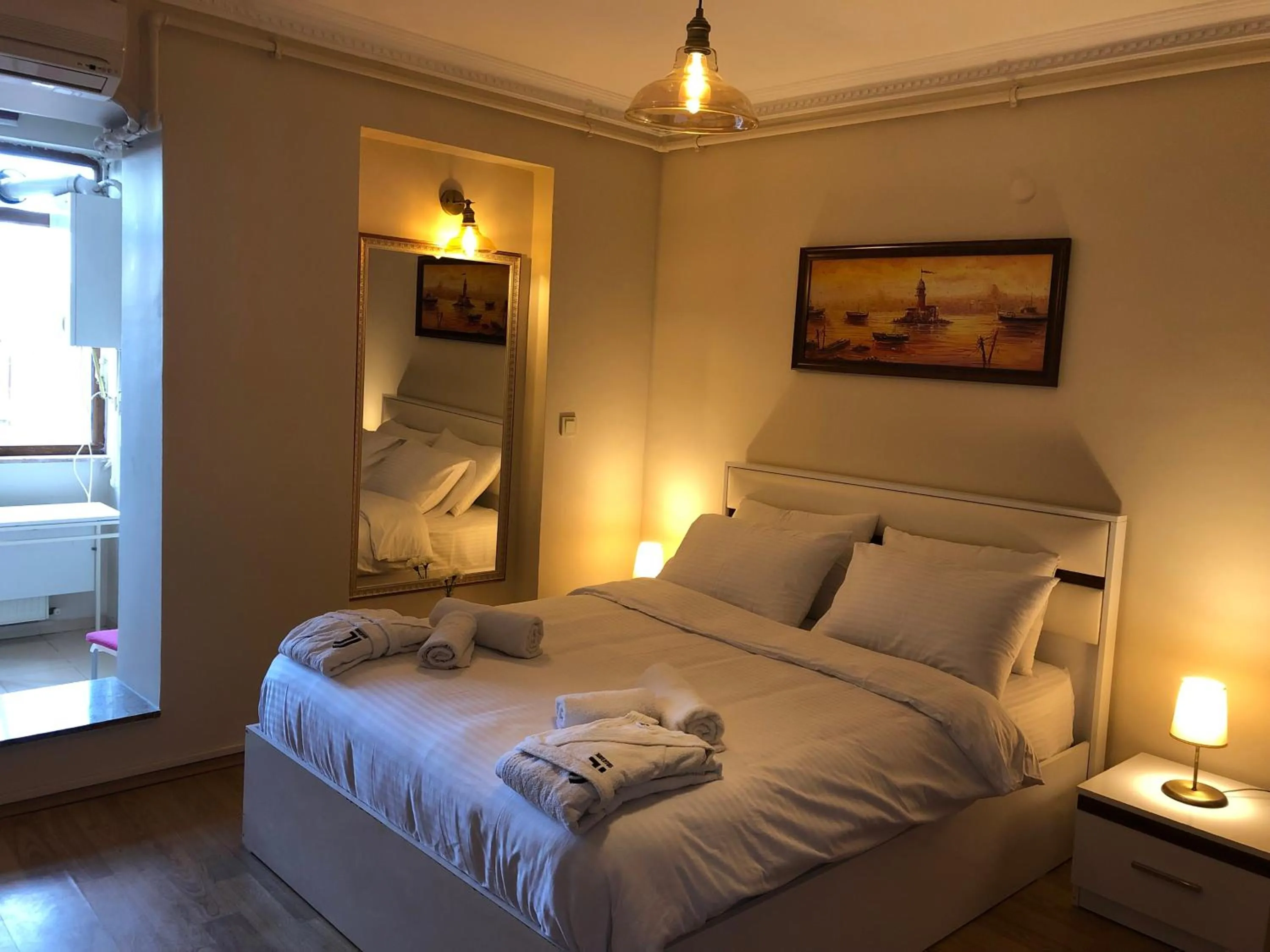 Bed in Sunshine Taksim Suite