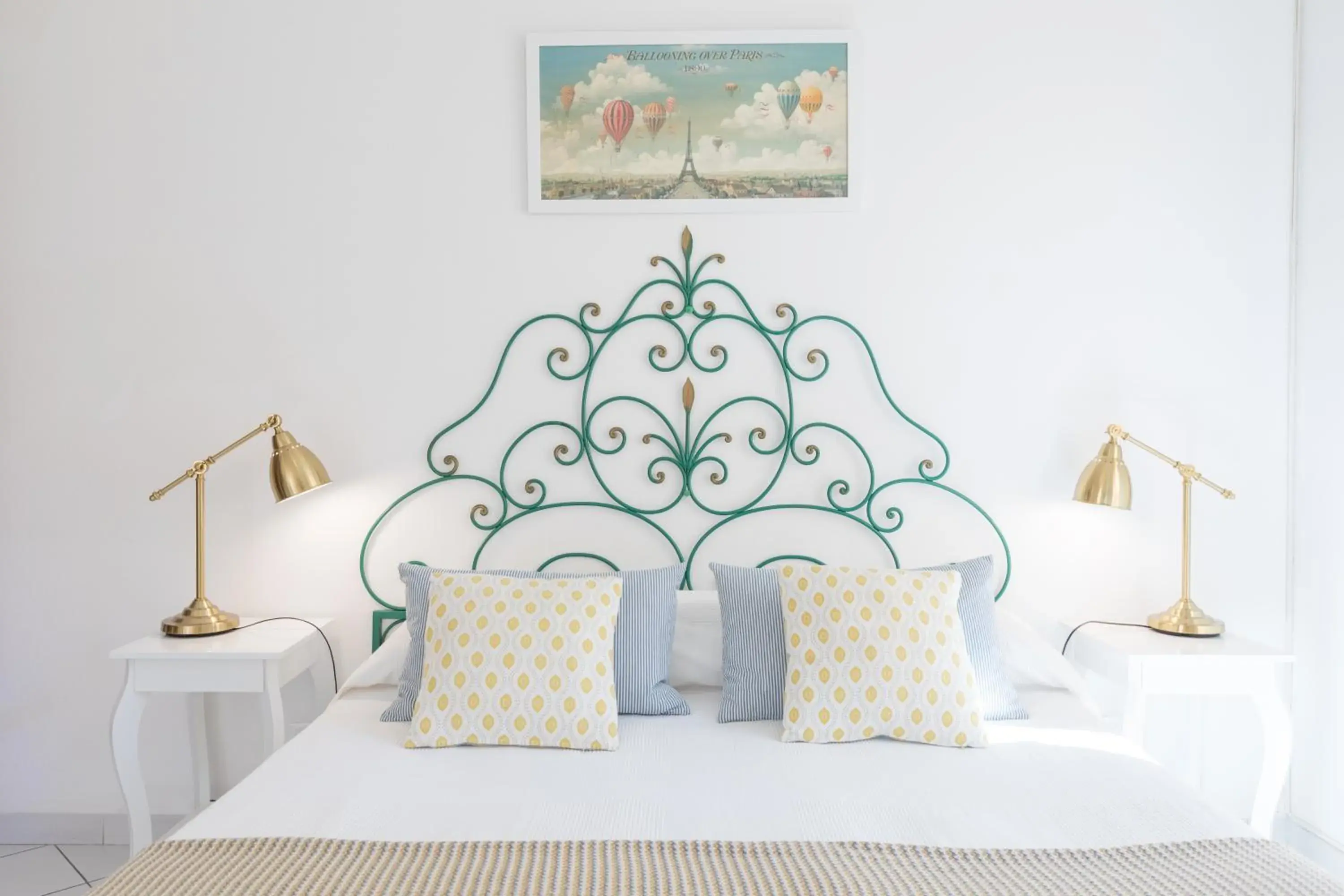 Bed in B&B Piazza Fratti Bed in B&B Piazza Fratti