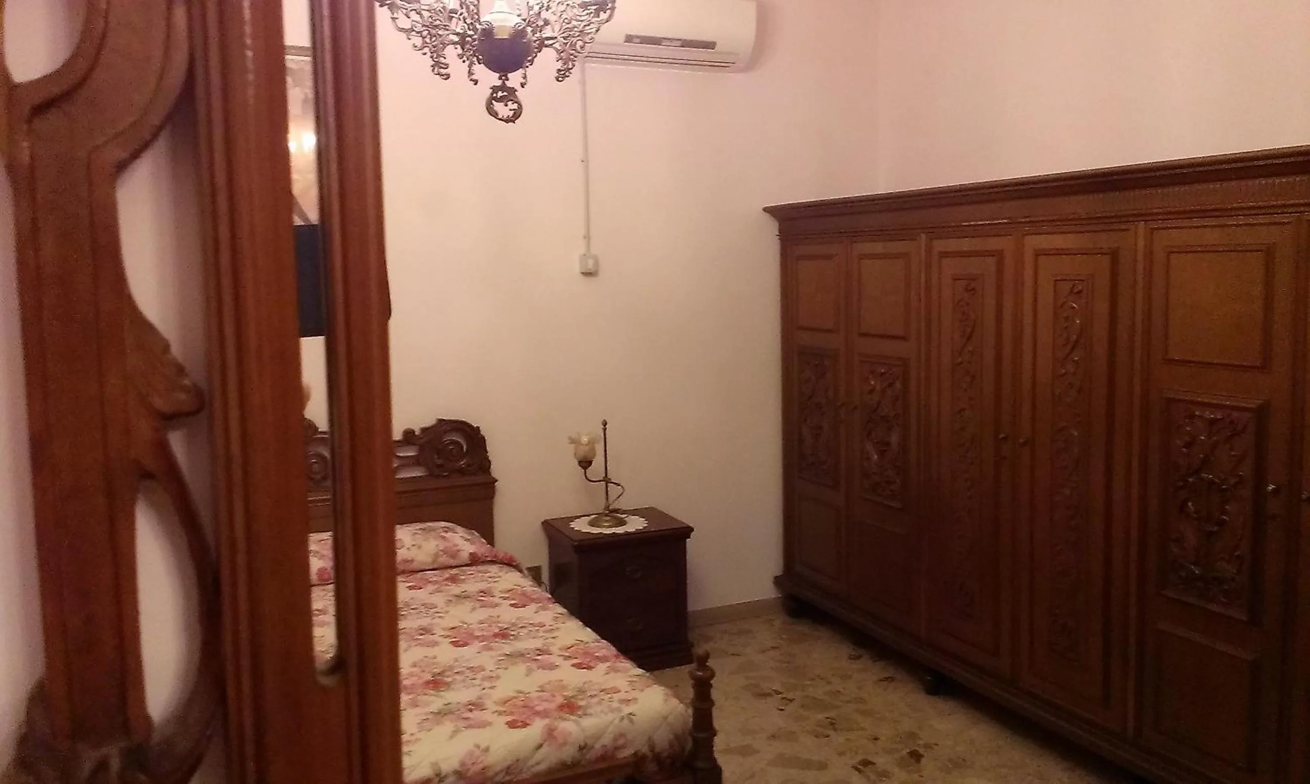 Photo of the whole room, Bed in B&B Itala