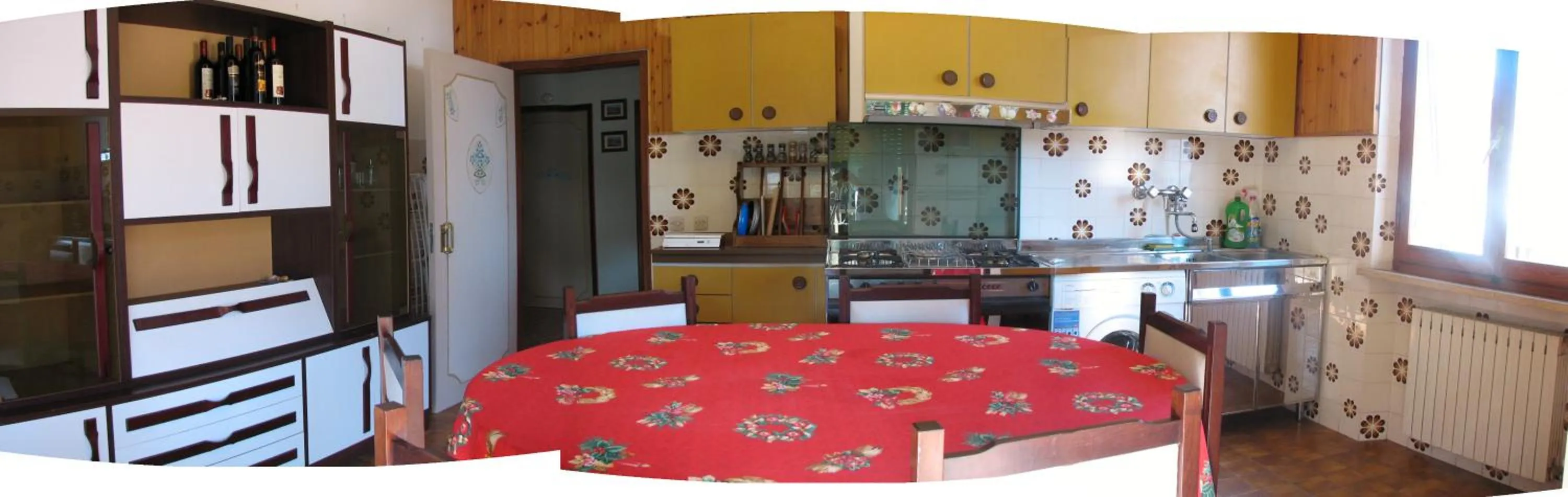 Communal kitchen in B&B Itala