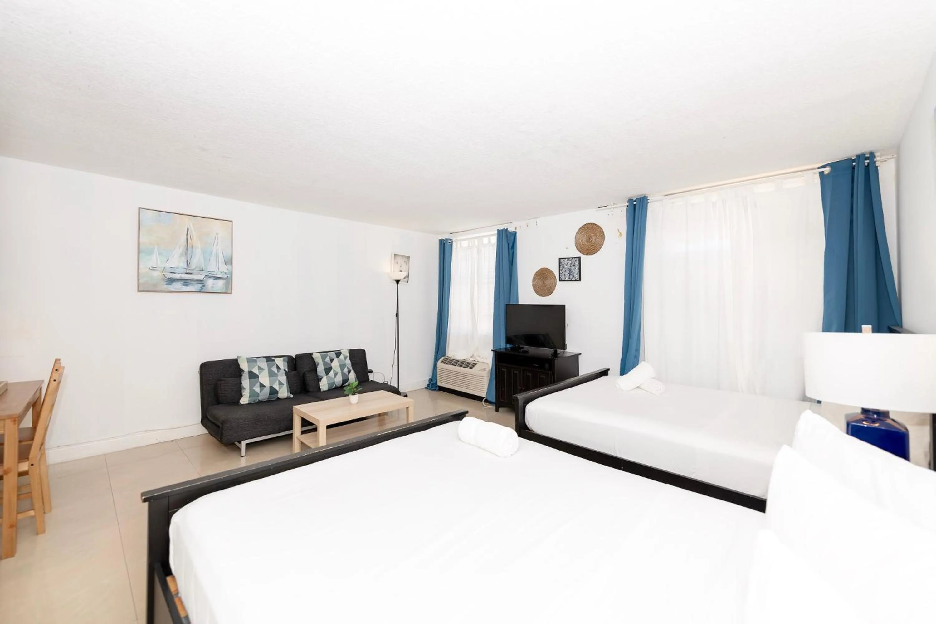 room service, Bed in Sobe Apartments