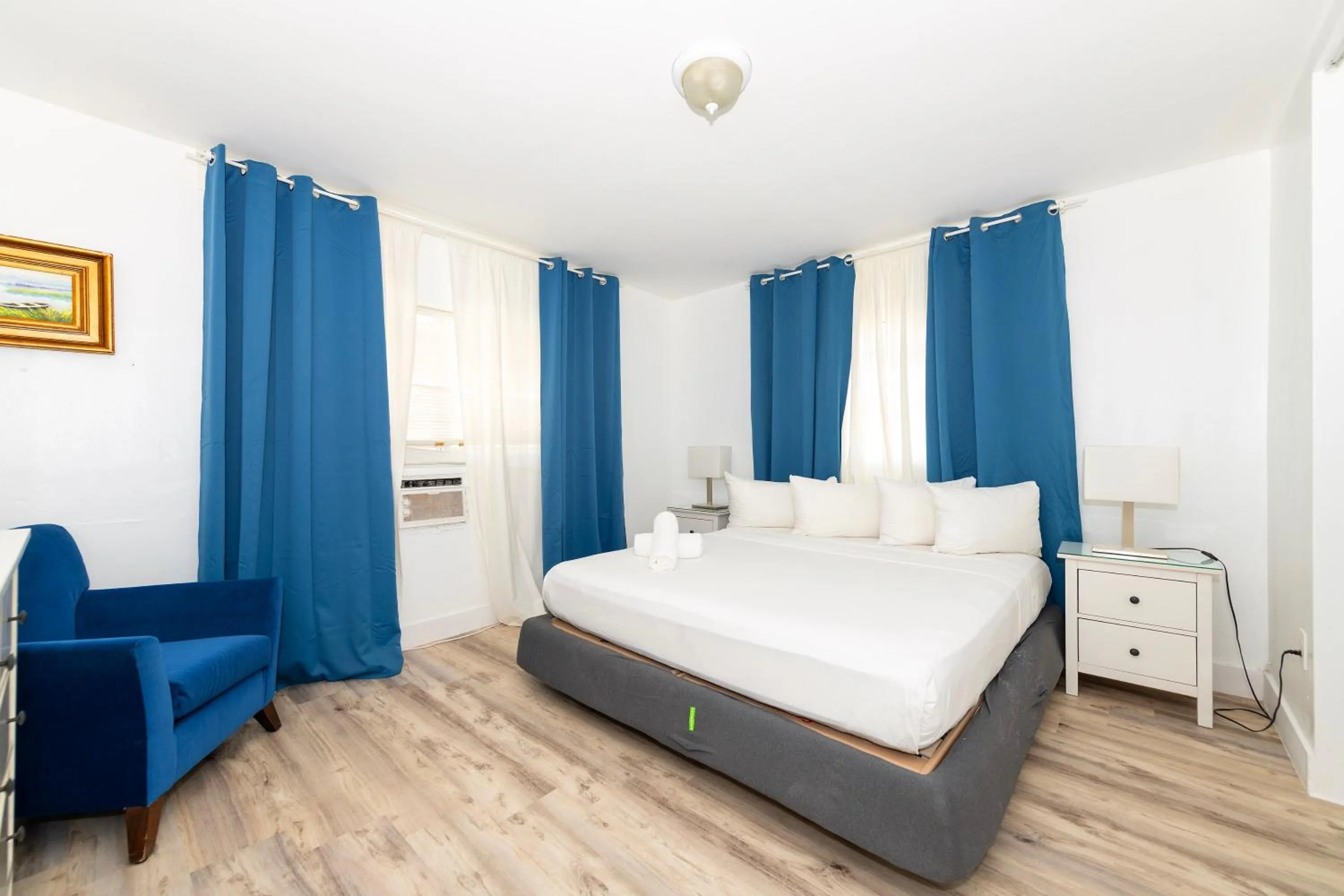 Bed in Sofi Beach Apartments