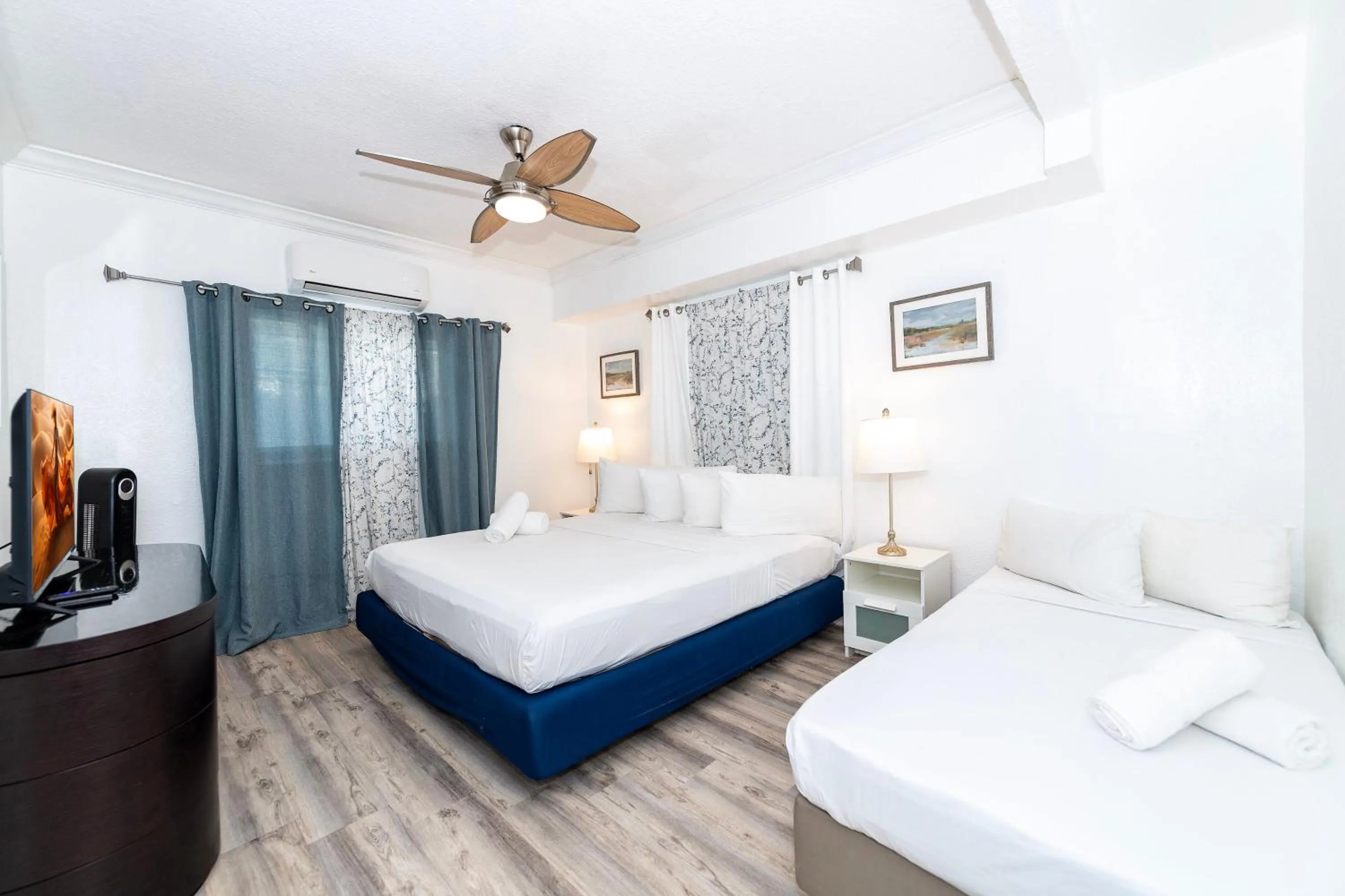 Photo of the whole room, Bed in Sofi Beach Apartments