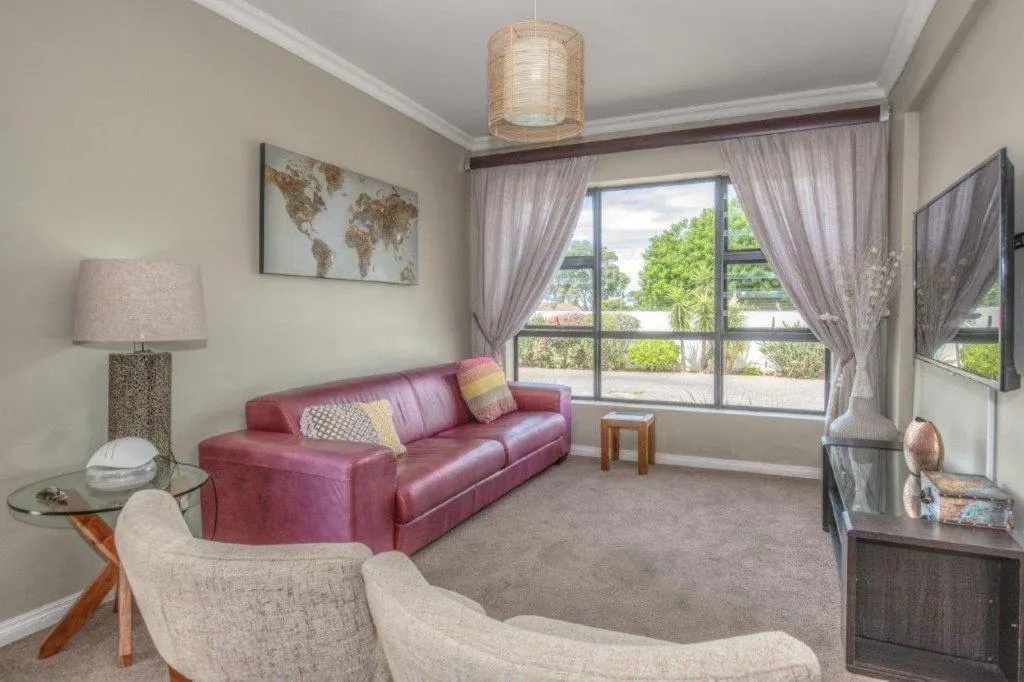 Lounge or bar in Cashmere Suites