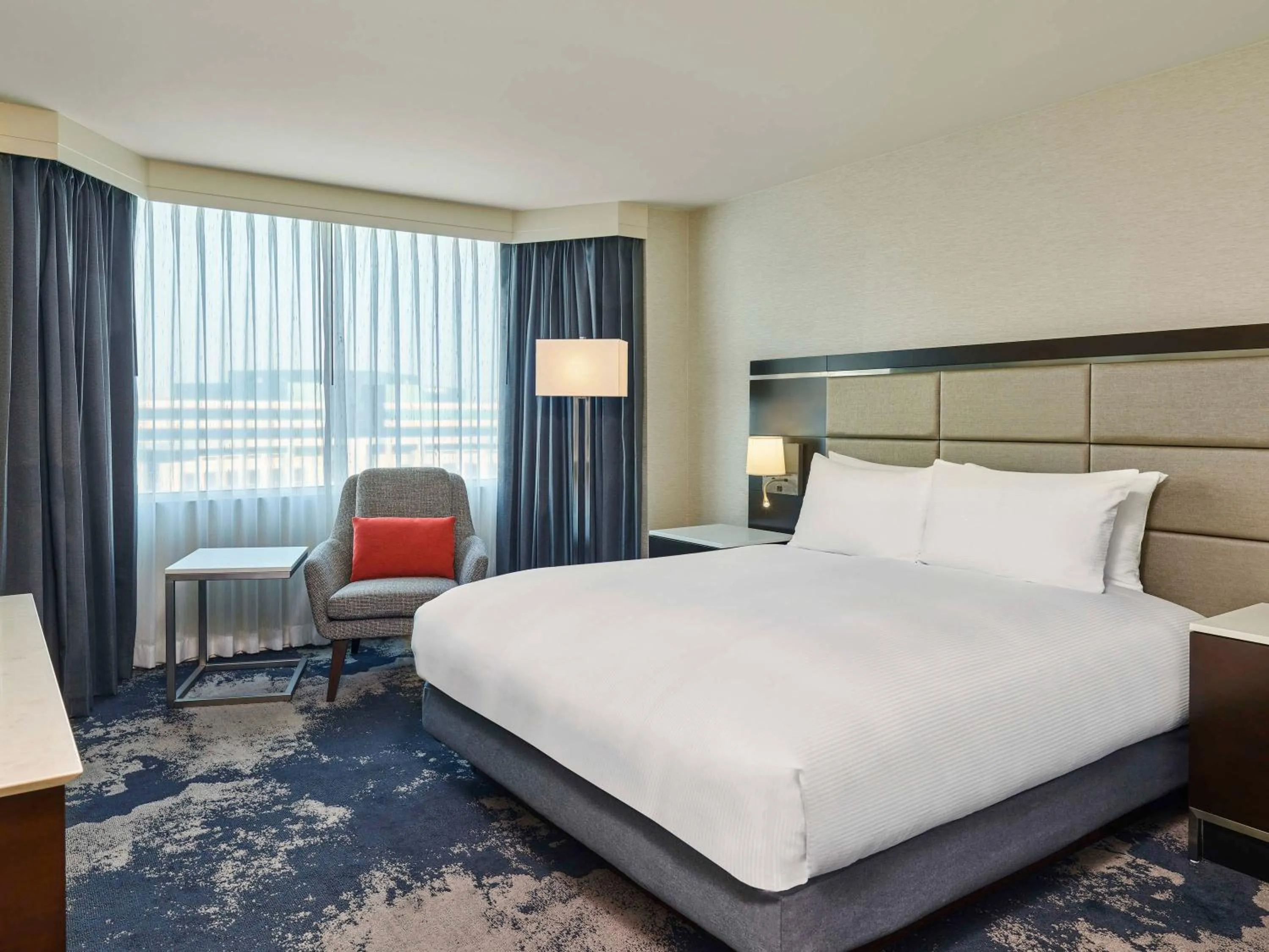 Bed in Grand Bay Hotel San Francisco