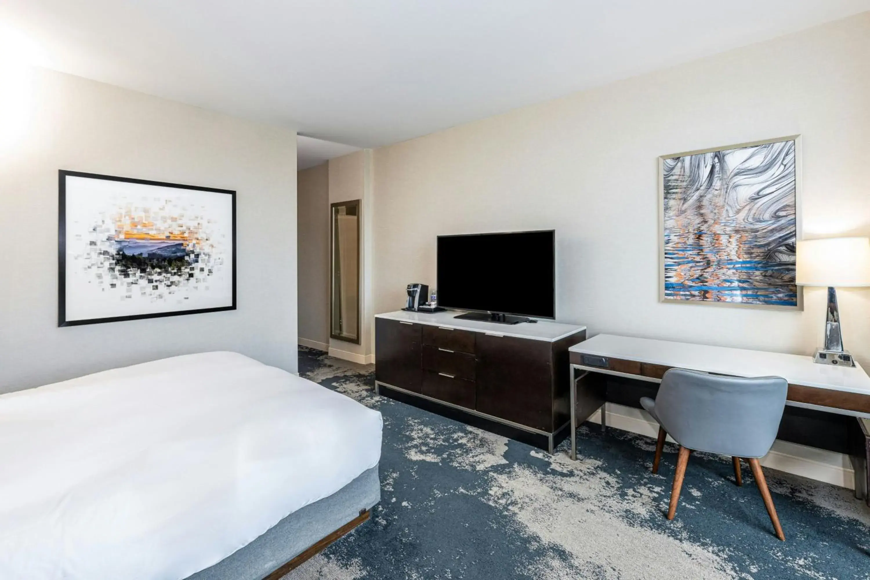 Photo of the whole room, Bed in Grand Bay Hotel San Francisco Photo of the whole room, Bed in Grand Bay Hotel San Francisco