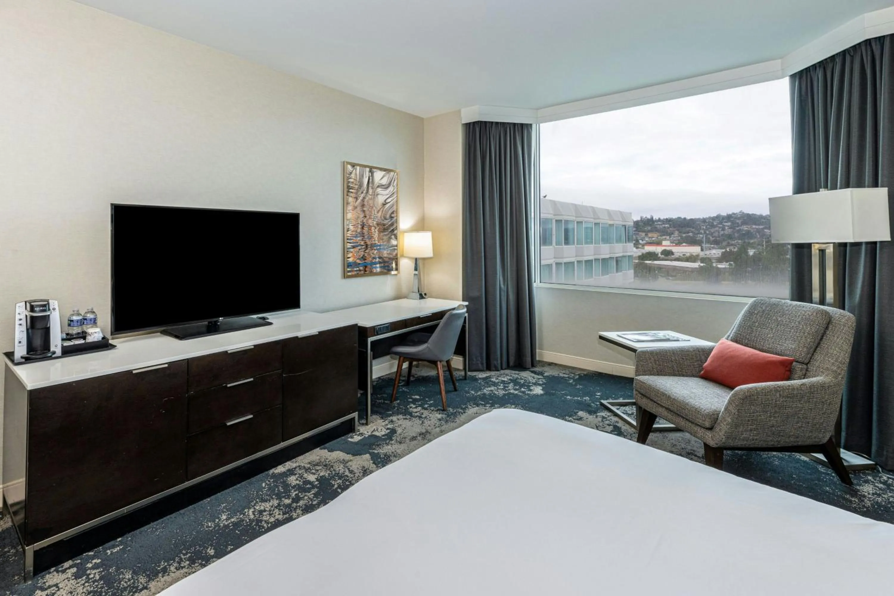 Photo of the whole room, Bed in Grand Bay Hotel San Francisco