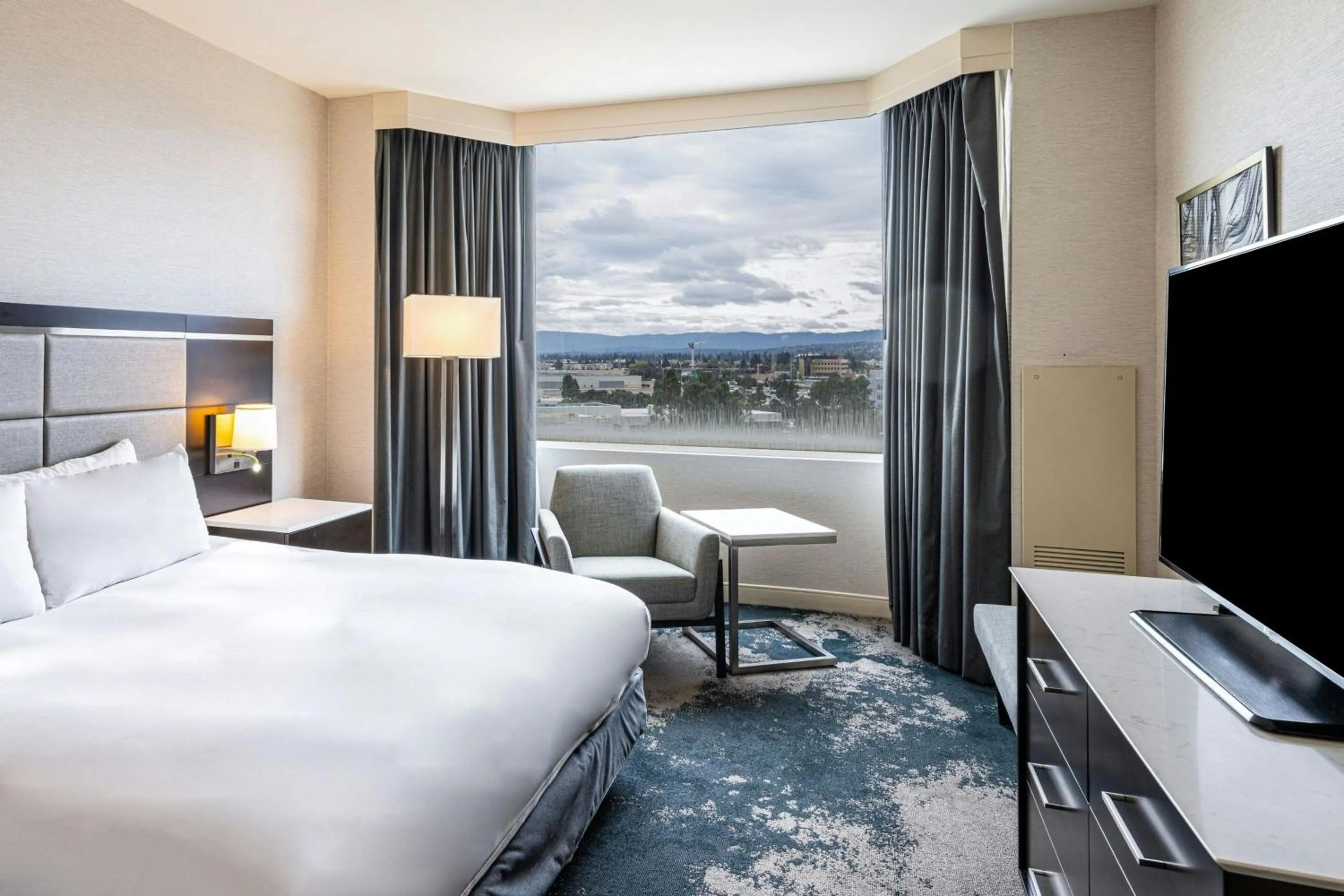 Photo of the whole room, Bed in Grand Bay Hotel San Francisco