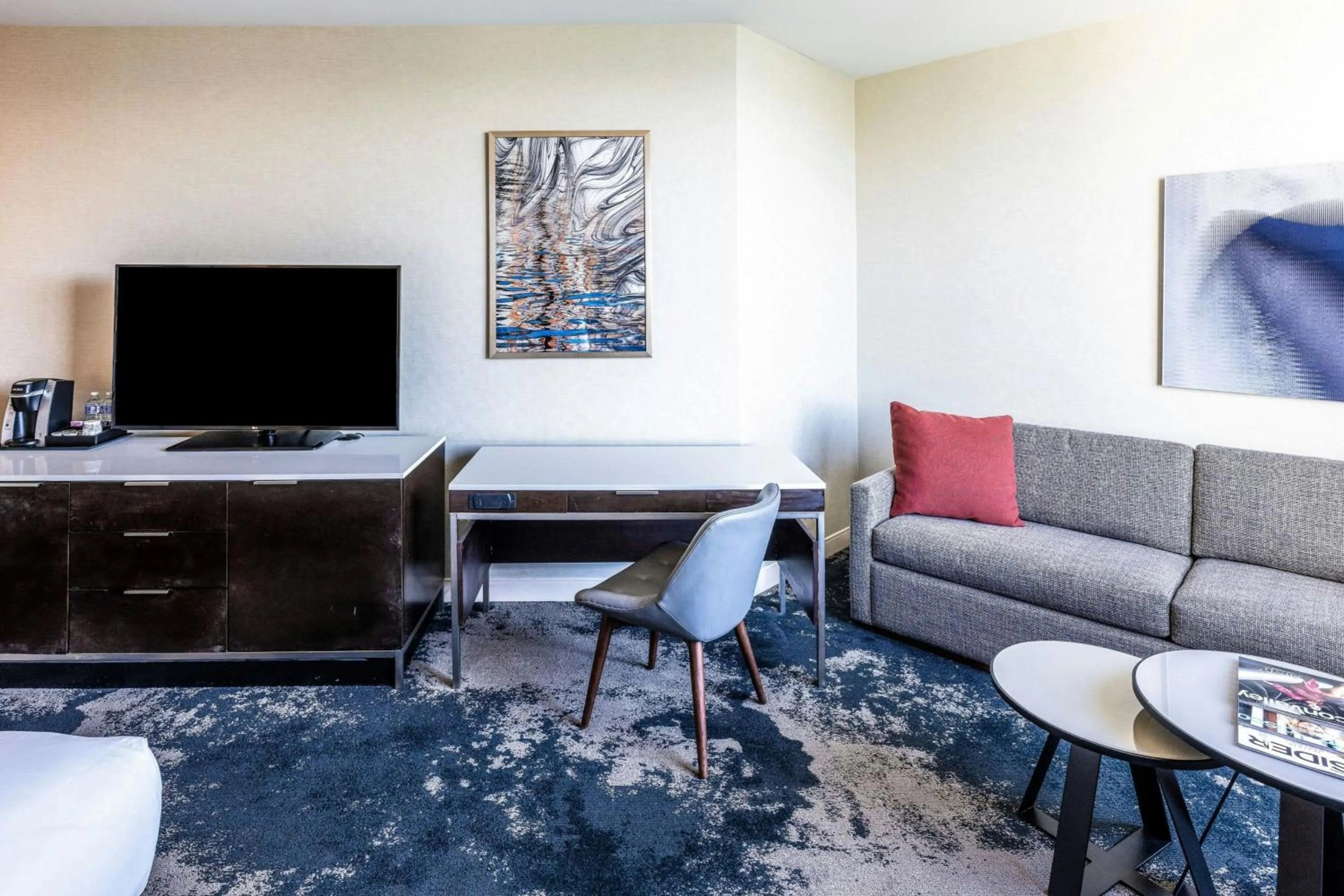 Photo of the whole room in Grand Bay Hotel San Francisco