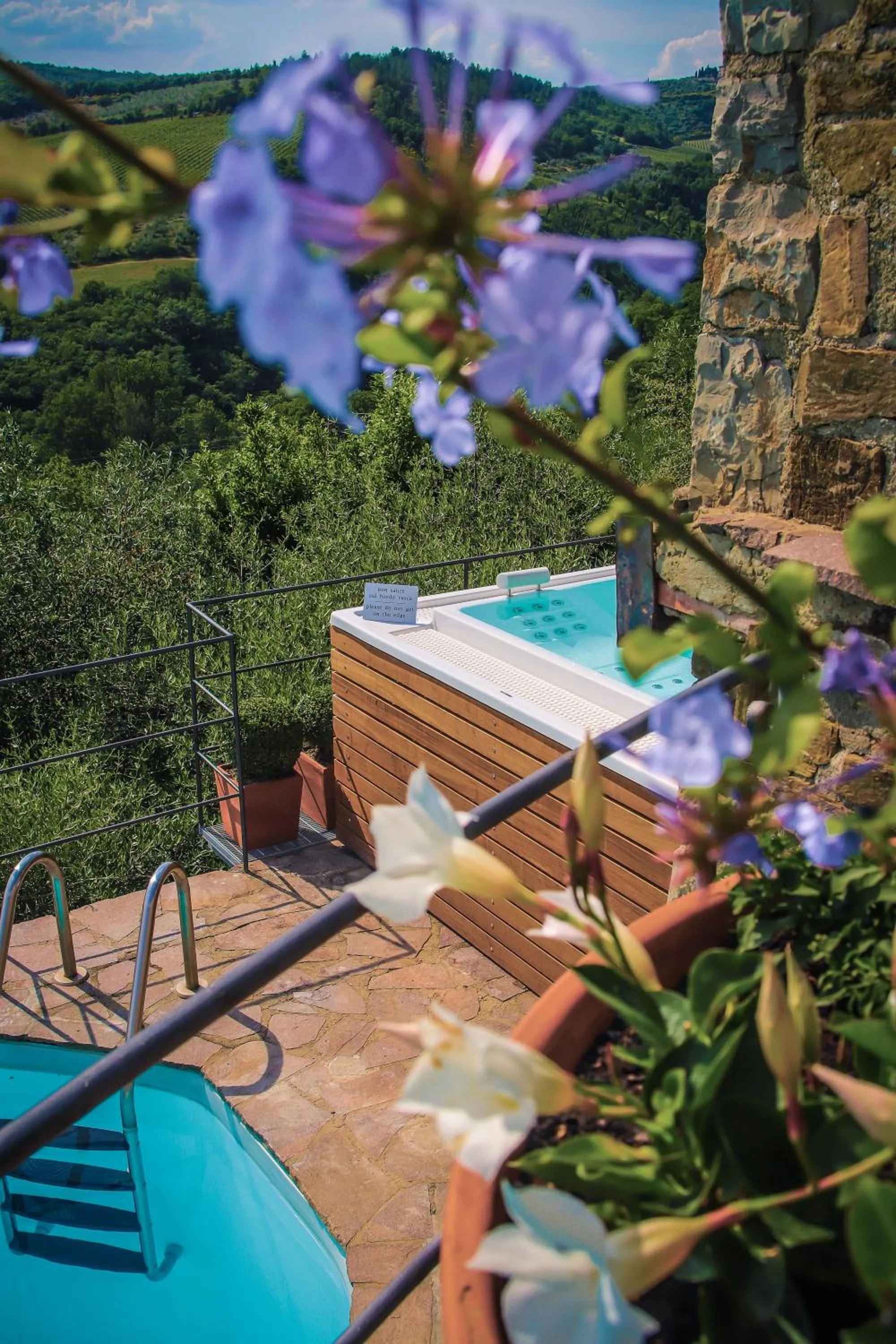 Swimming pool in Capannelle Wine Resort
