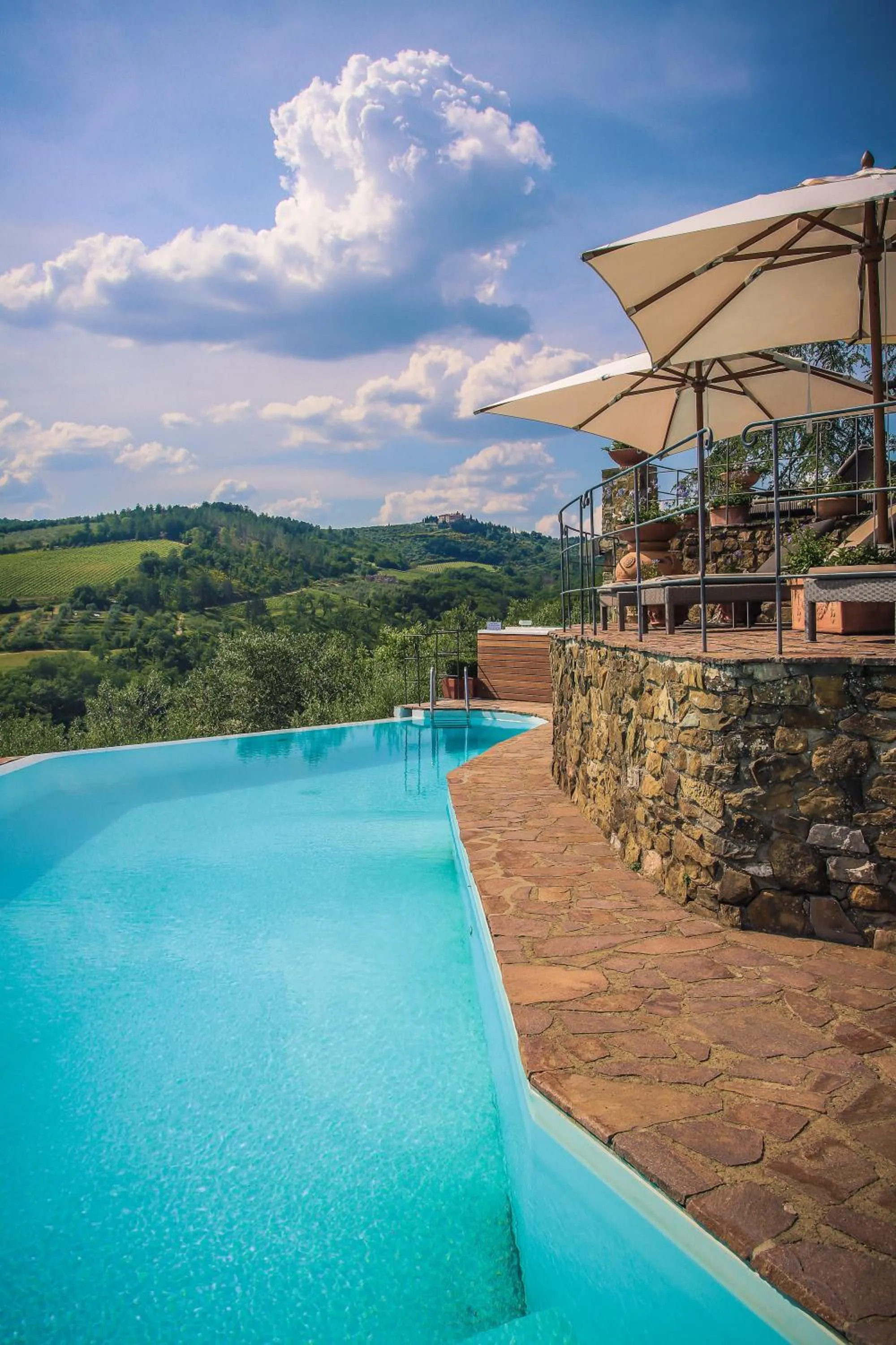 Swimming pool in Capannelle Wine Resort