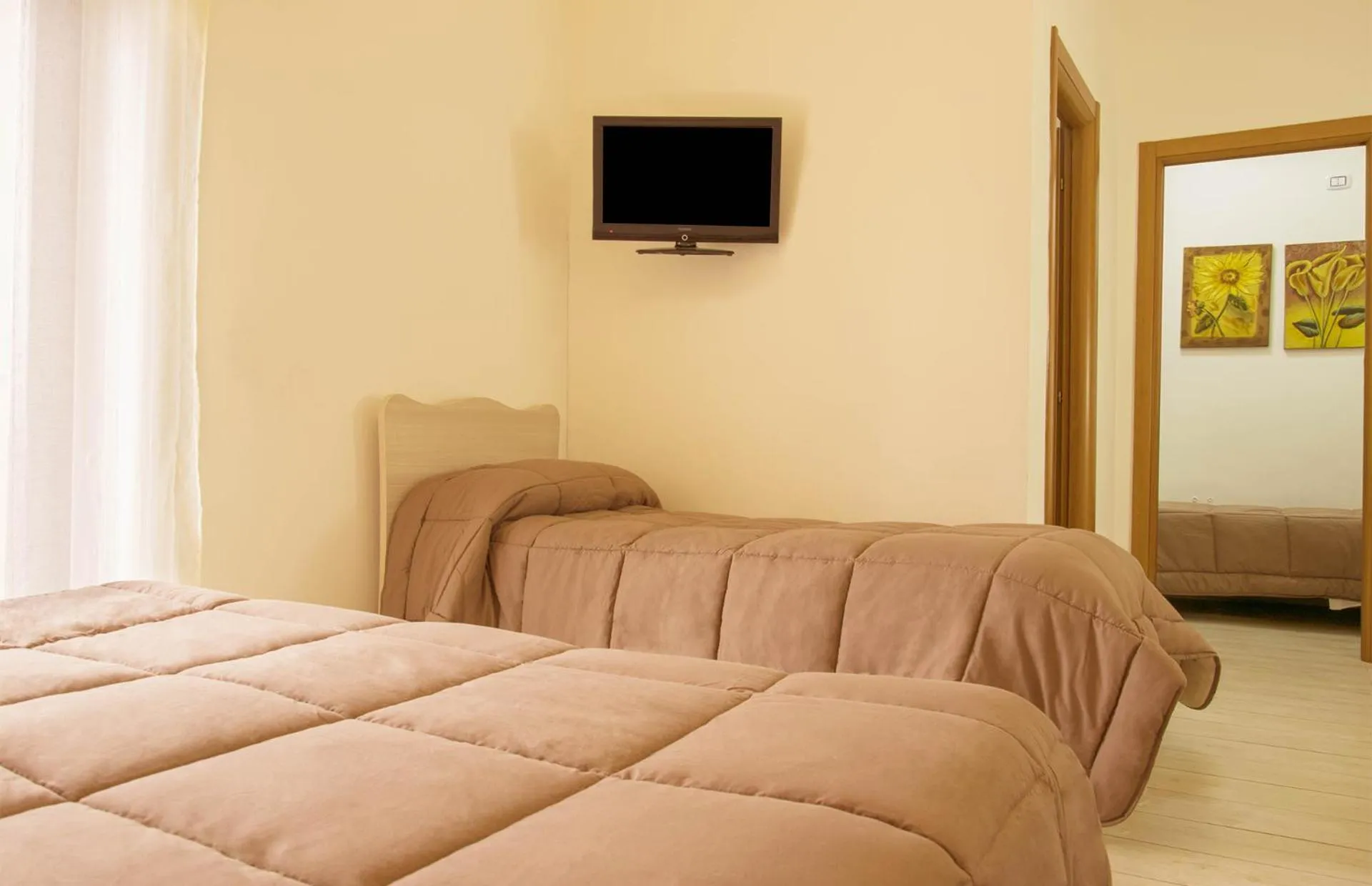 Photo of the whole room, Bed in Hotel Grazia Eboli