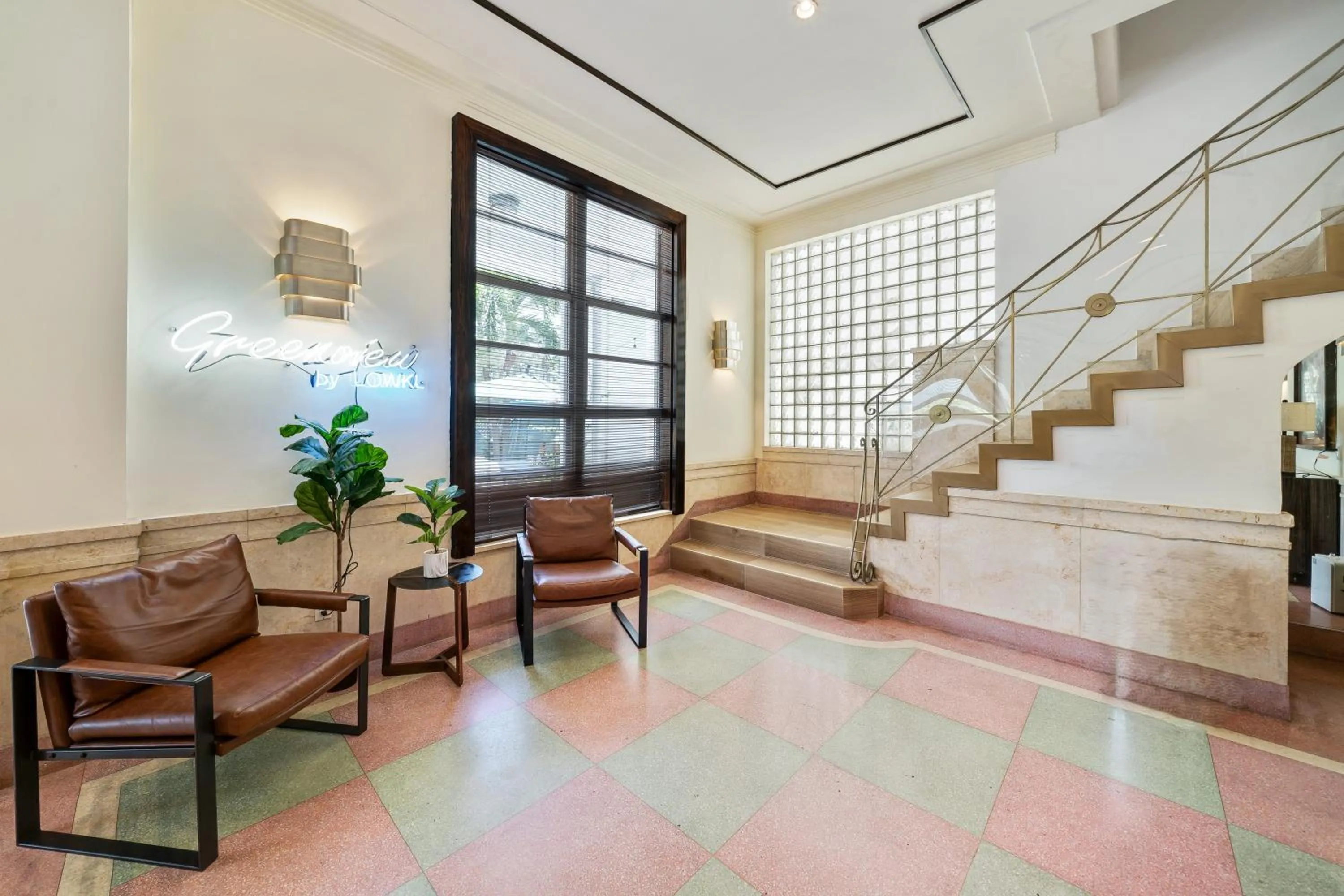 Lobby or reception in Greenview Hotel By Lowkl