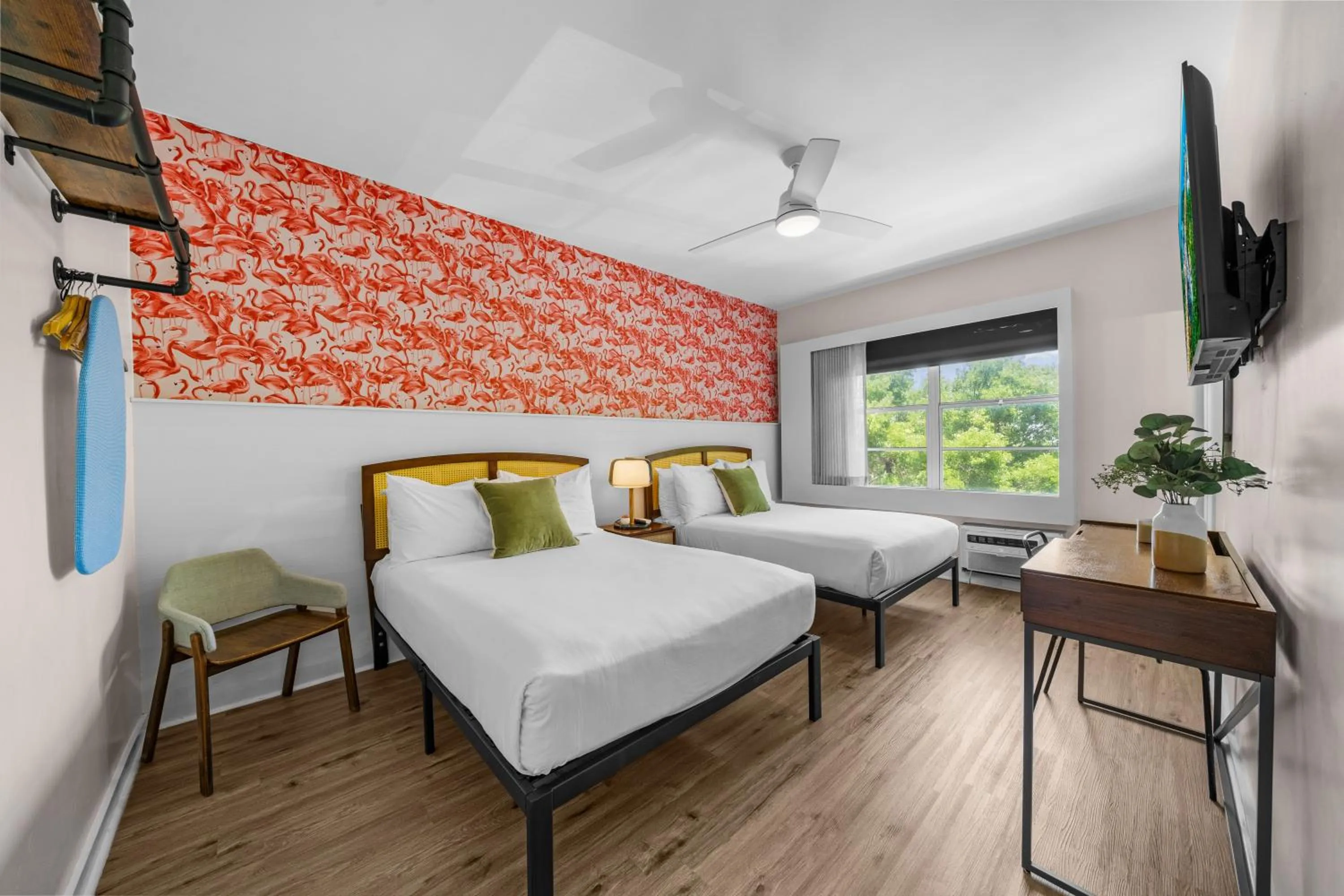 Bed in Greenview Hotel By Lowkl