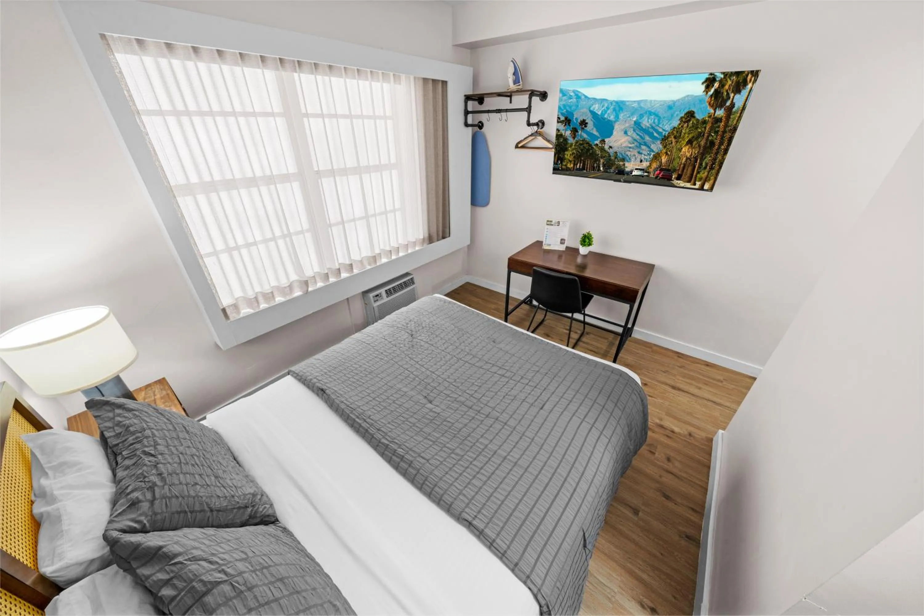 Bed in Greenview Hotel By Lowkl