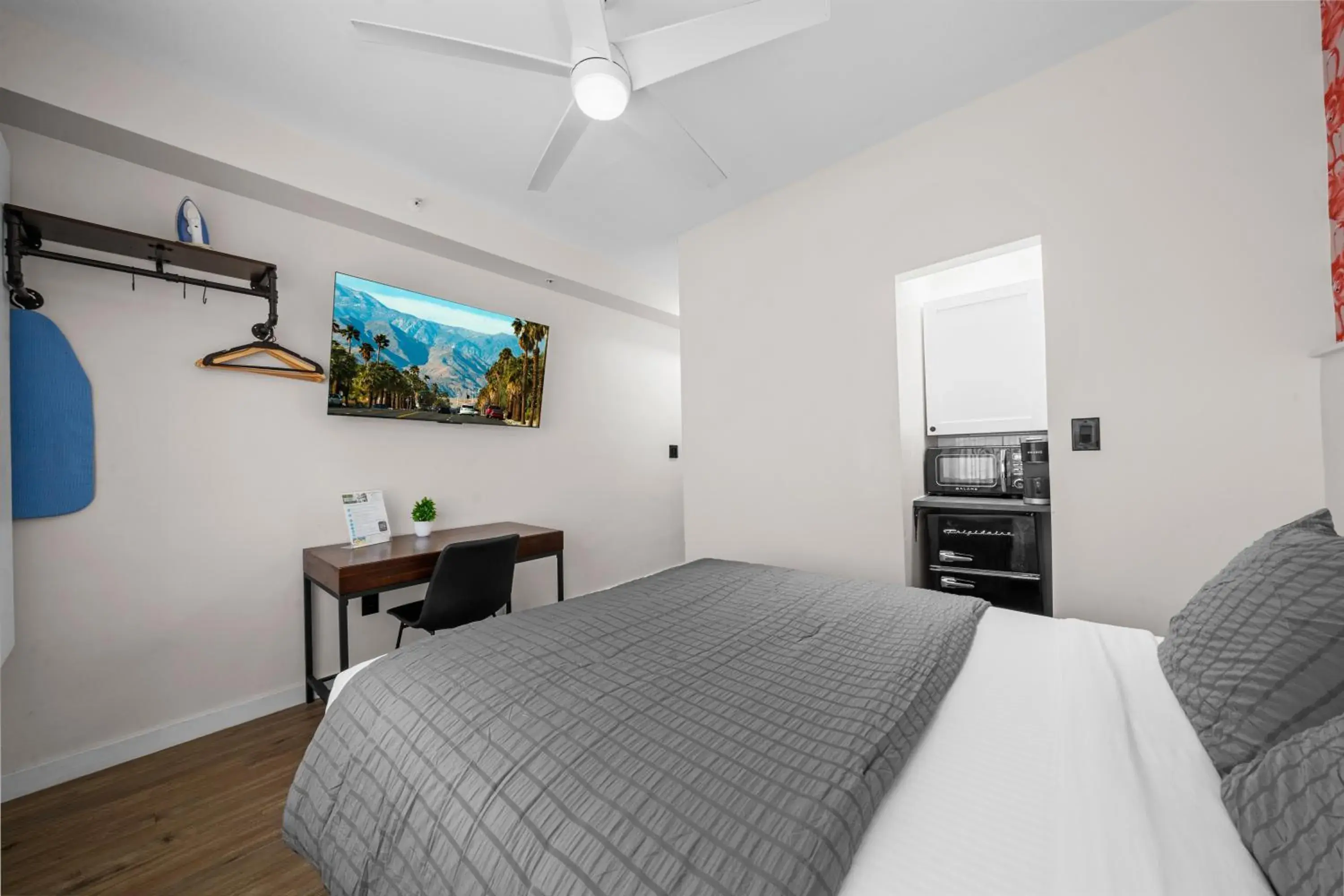 TV and multimedia, Bed in Greenview Hotel By Lowkl TV and multimedia, Bed in Greenview Hotel By Lowkl