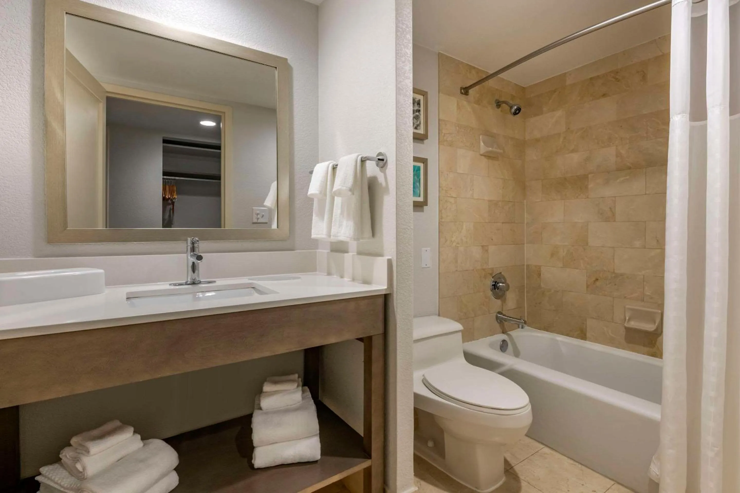 Bathroom in Comfort Inn & Suites Downtown Brickell-Port of Miami
