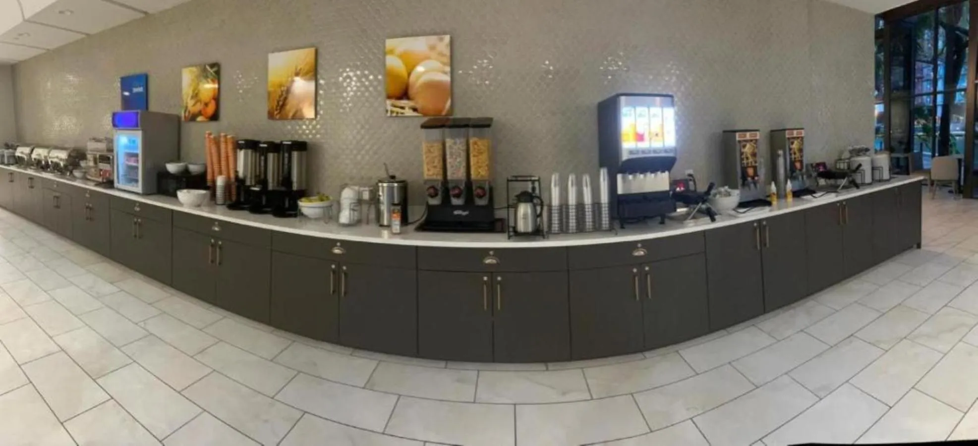 Breakfast in Comfort Inn & Suites Downtown Brickell-Port of Miami
