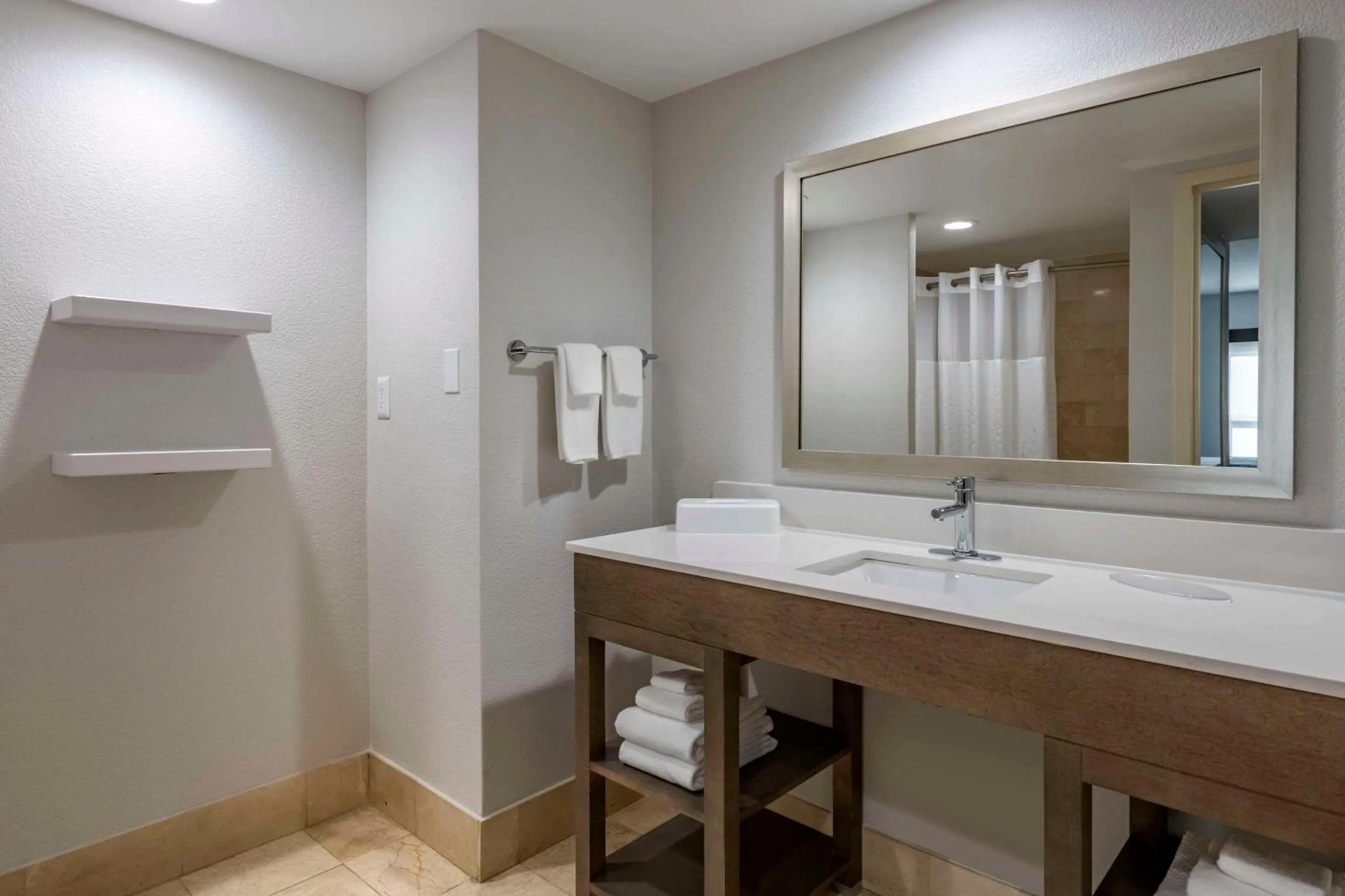 Bathroom in Comfort Inn & Suites Downtown Brickell-Port of Miami
