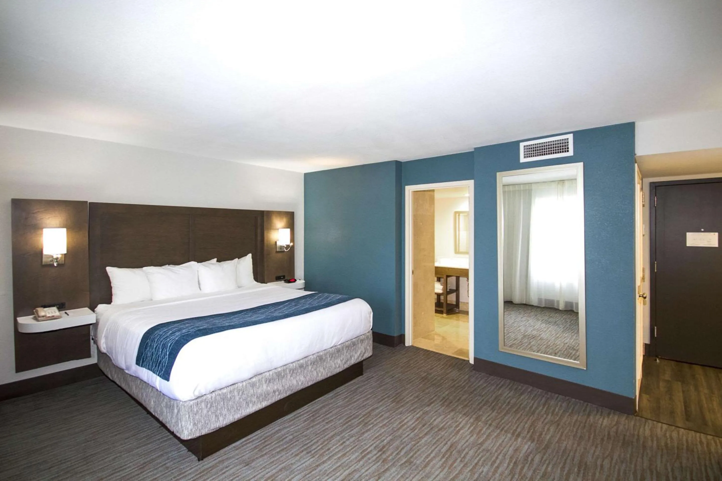 Bedroom, Bed in Comfort Inn & Suites Downtown Brickell-Port of Miami