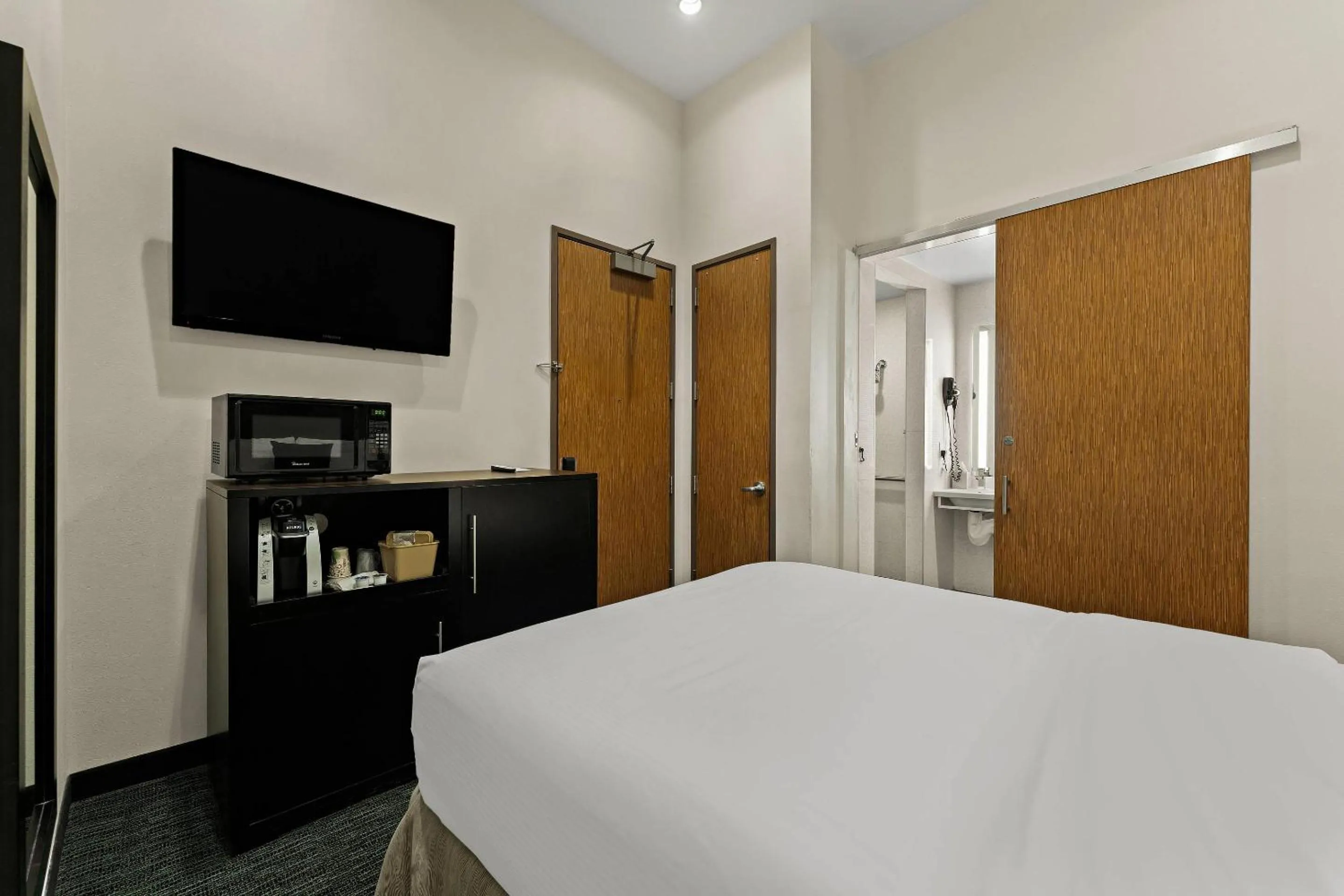 Bedroom, Bed in Quality Inn Philadelphia Center City