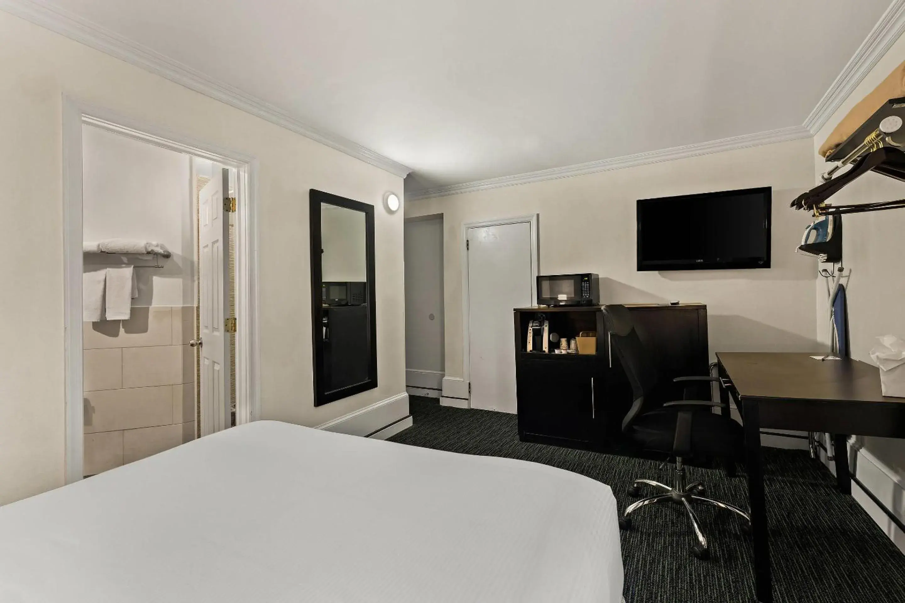 Bedroom, Bed in Quality Inn Philadelphia Center City Bedroom, Bed in Quality Inn Philadelphia Center City