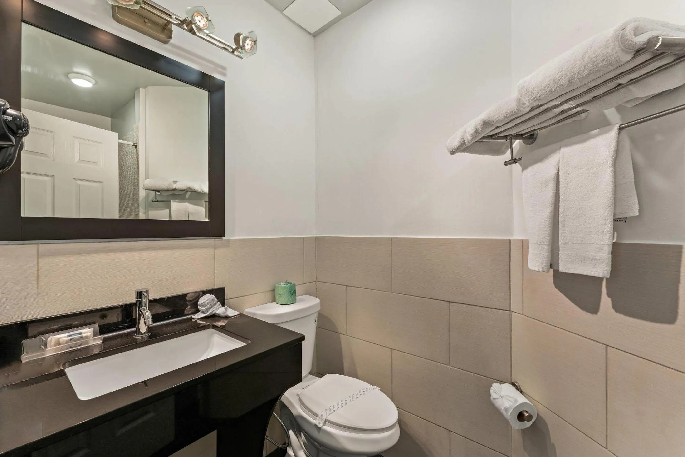 Bedroom in Quality Inn Philadelphia Center City