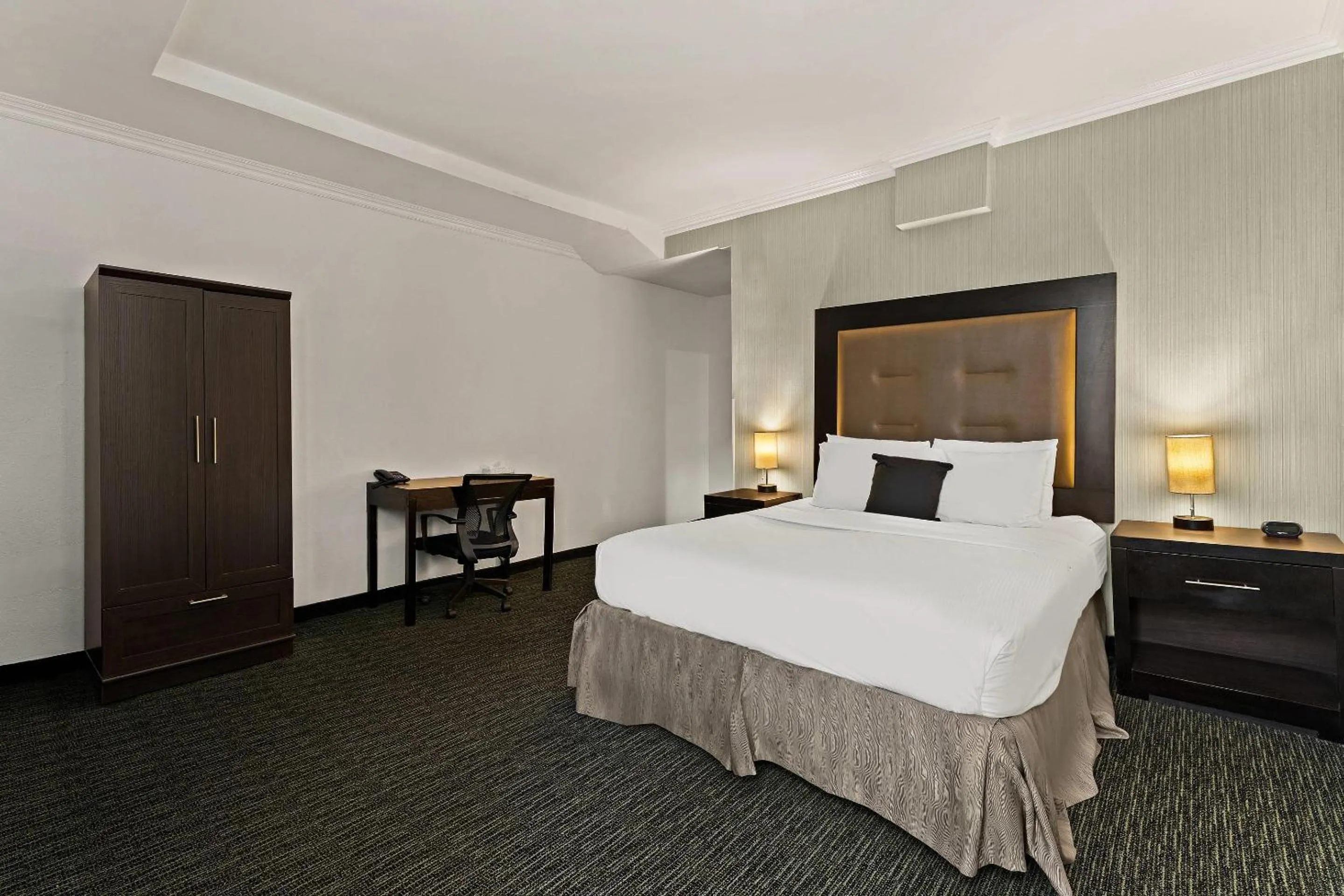 Bedroom, Bed in Quality Inn Philadelphia Center City