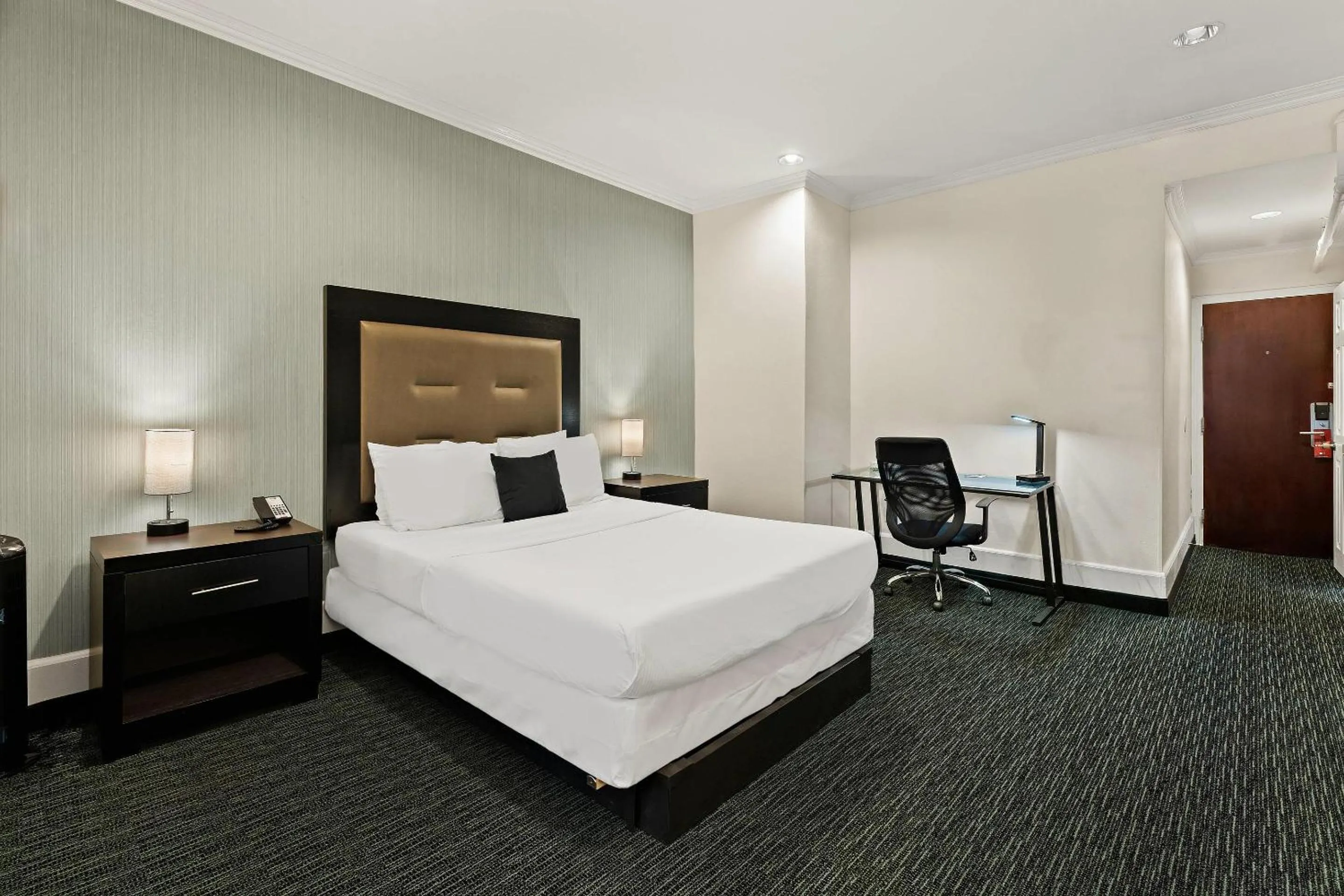 Bedroom, Bed in Quality Inn Philadelphia Center City