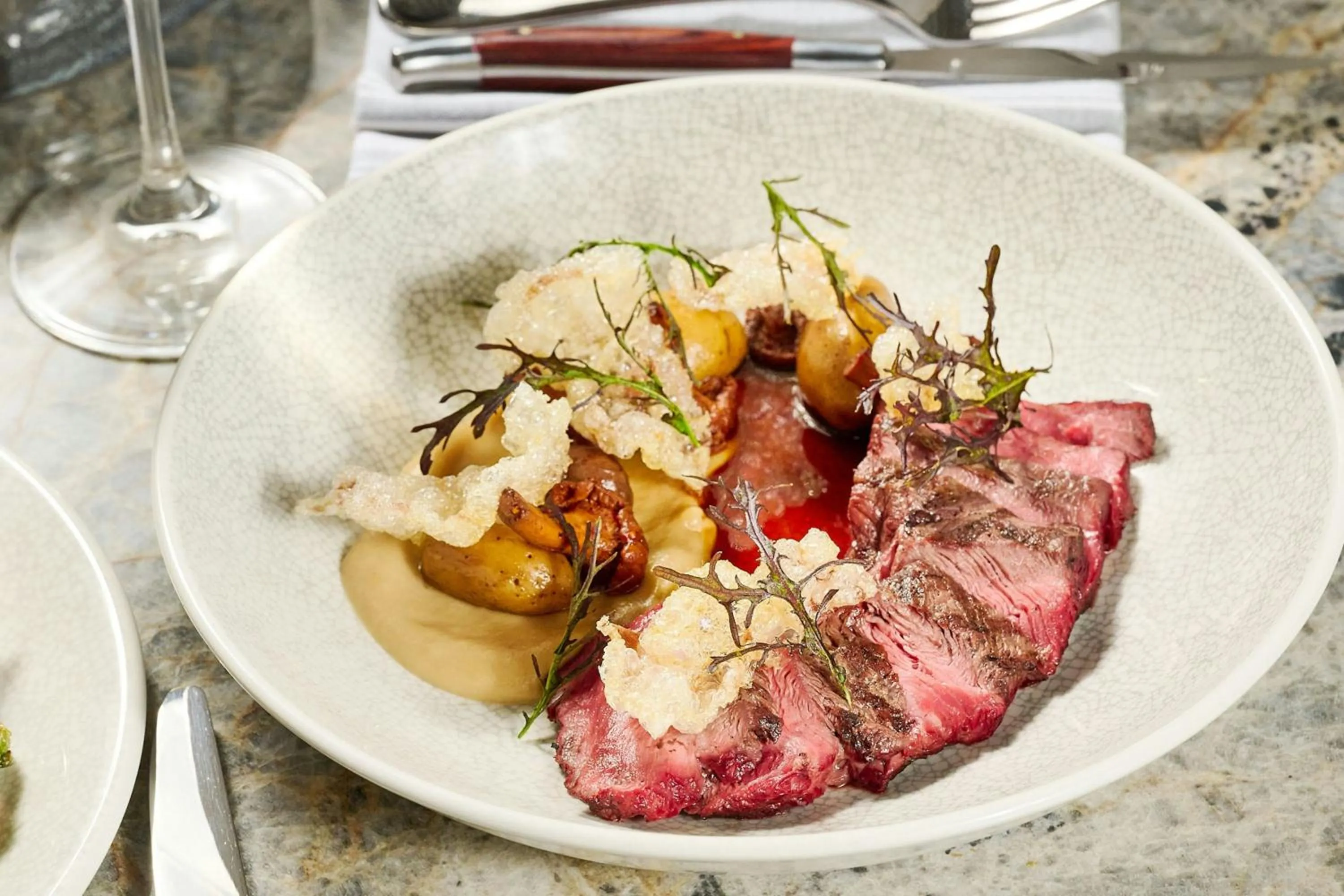 Restaurant/places to eat in The Jay, Autograph Collection