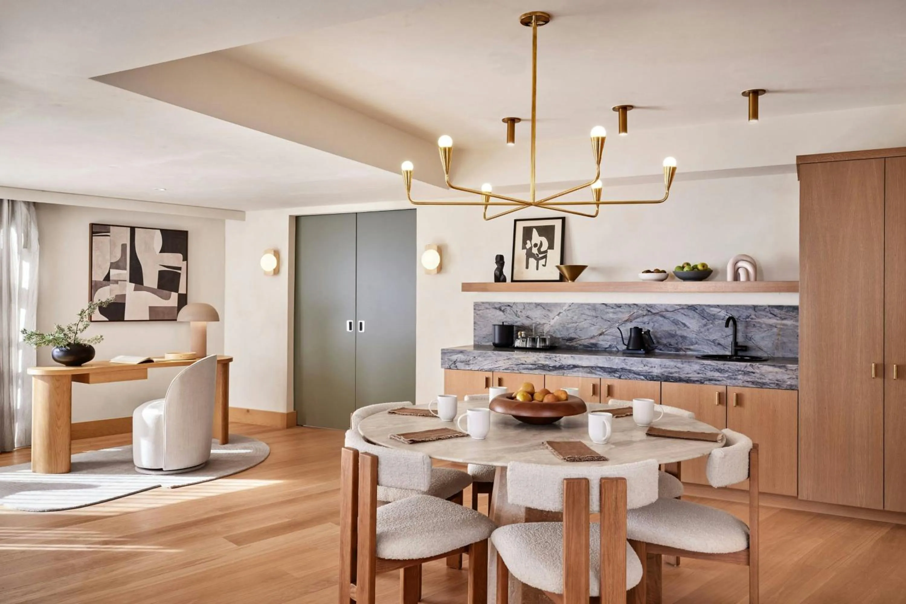 Lounge or bar in The Jay, Autograph Collection