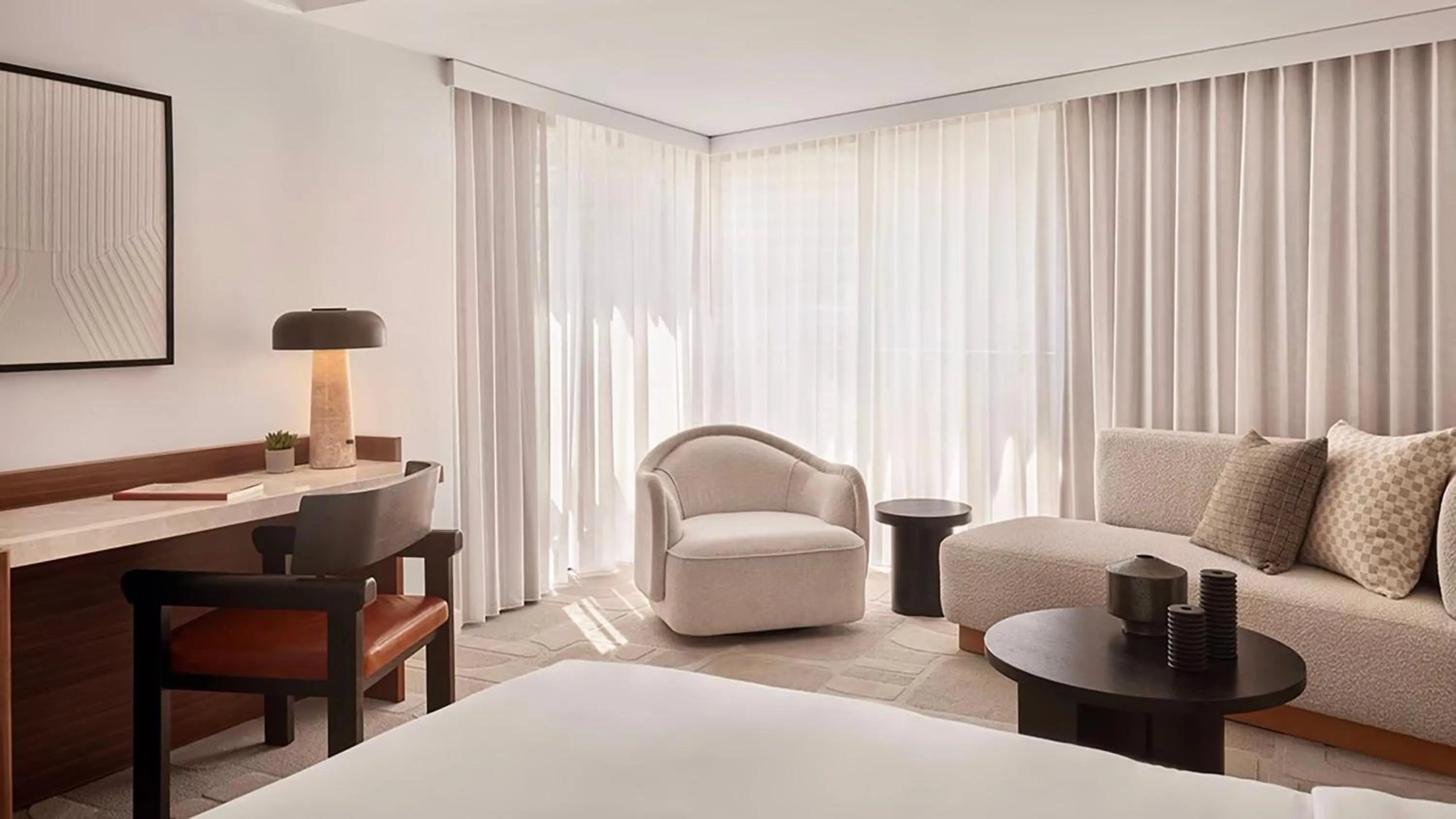 Seating area, Bed in The Jay, Autograph Collection