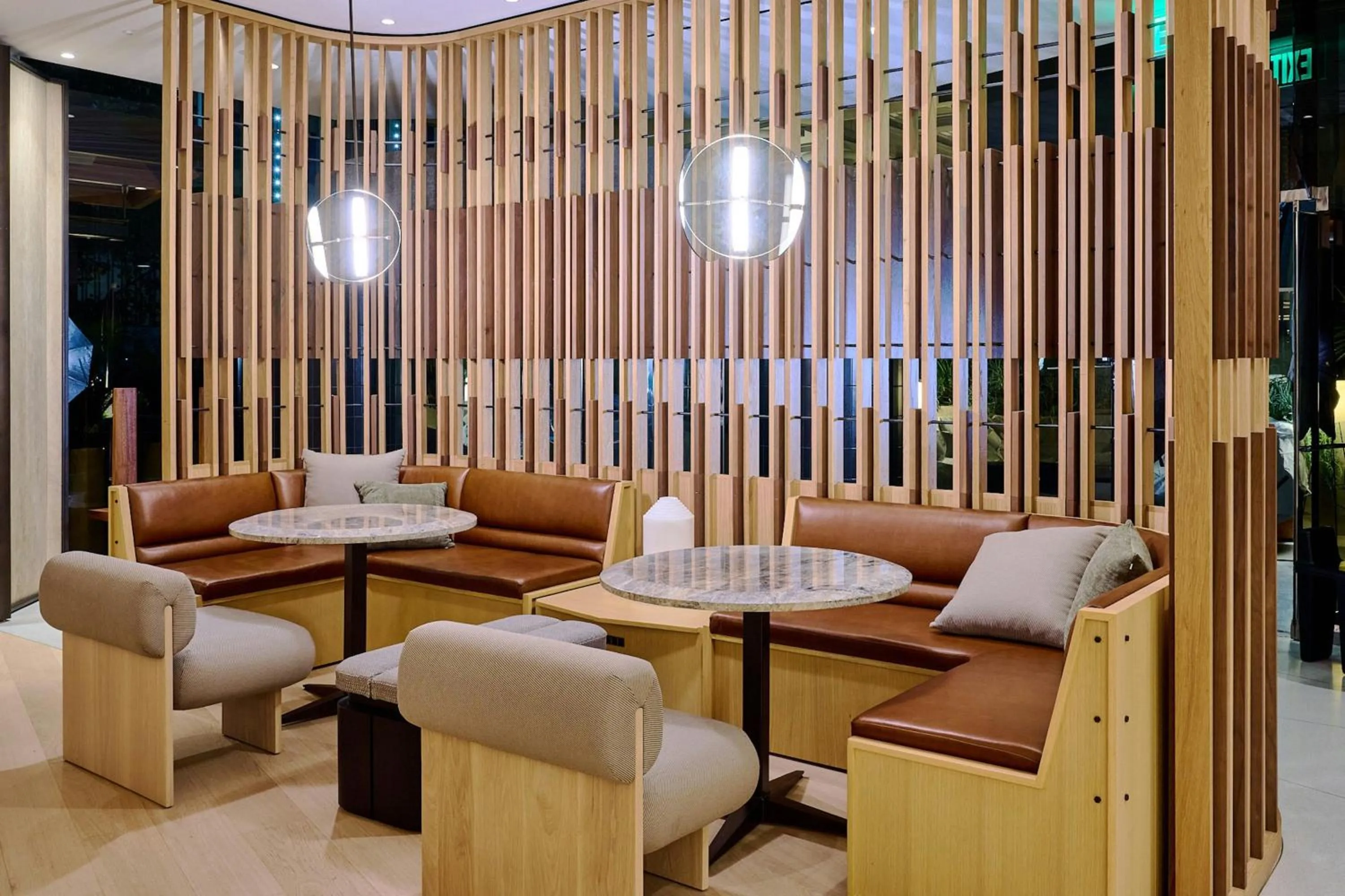 Lounge or bar in The Jay, Autograph Collection