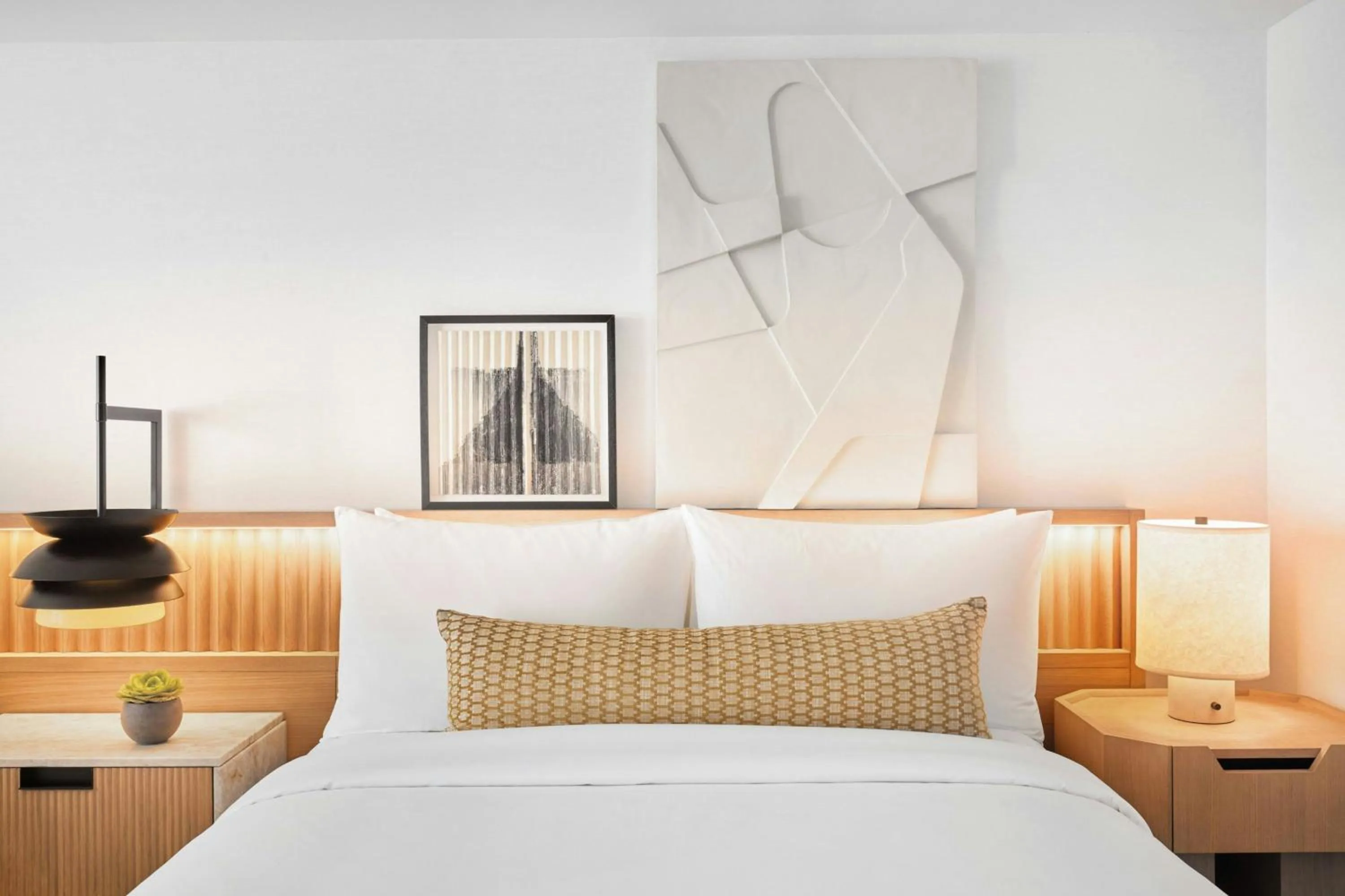 Photo of the whole room, Bed in The Jay, Autograph Collection