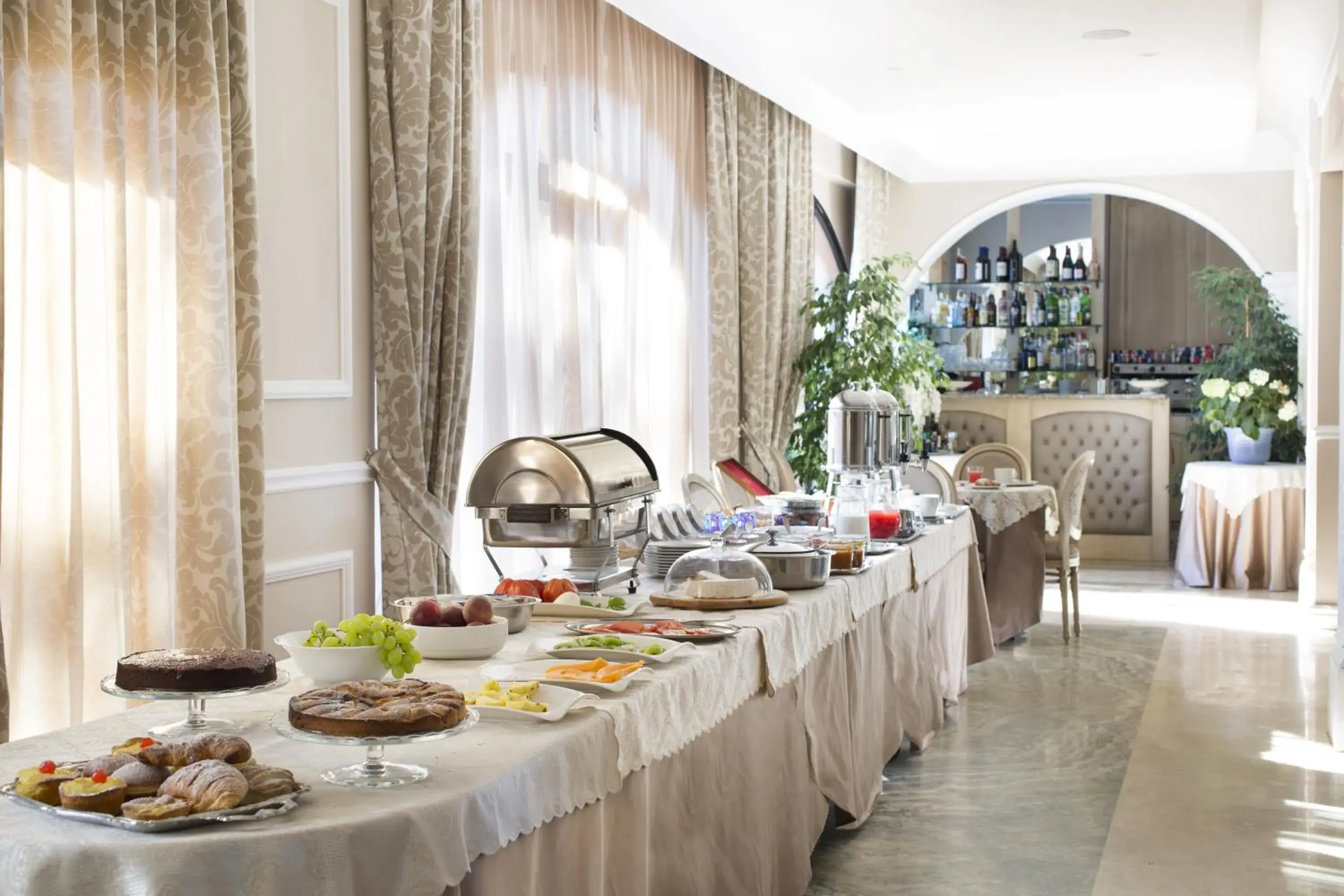 Breakfast in Villa Lecchi Hotel Wellness Breakfast in Villa Lecchi Hotel Wellness