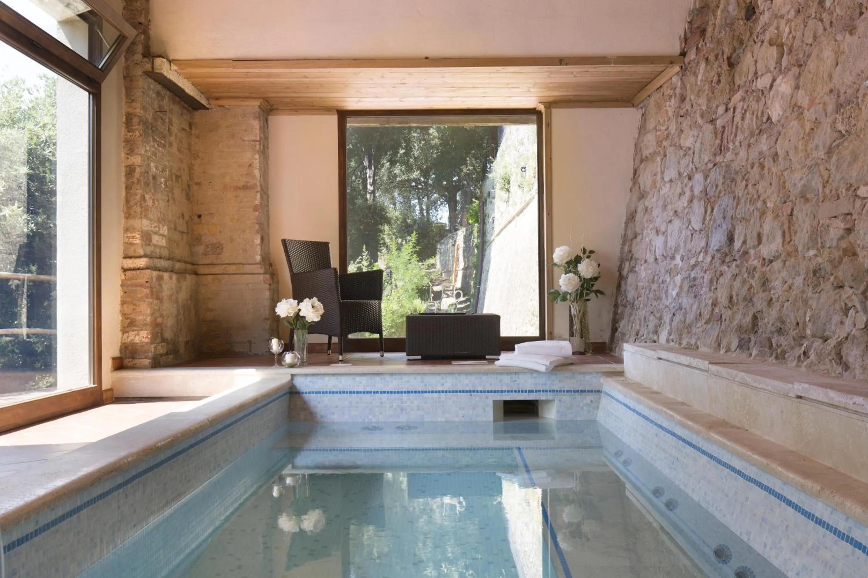 Hot Tub in Villa Lecchi Hotel Wellness