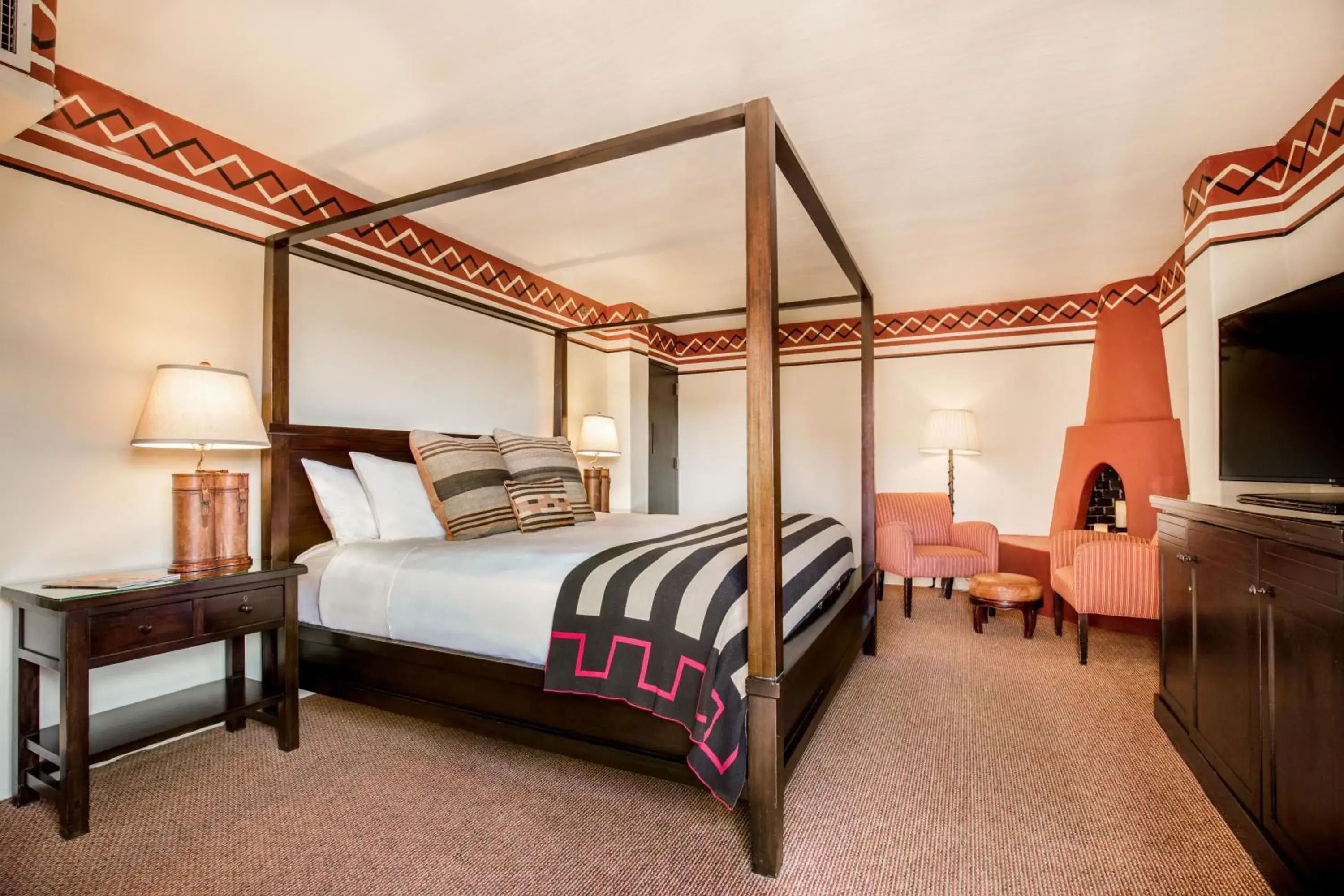 Bed in Inn & Spa at Loretto Bed in Inn & Spa at Loretto