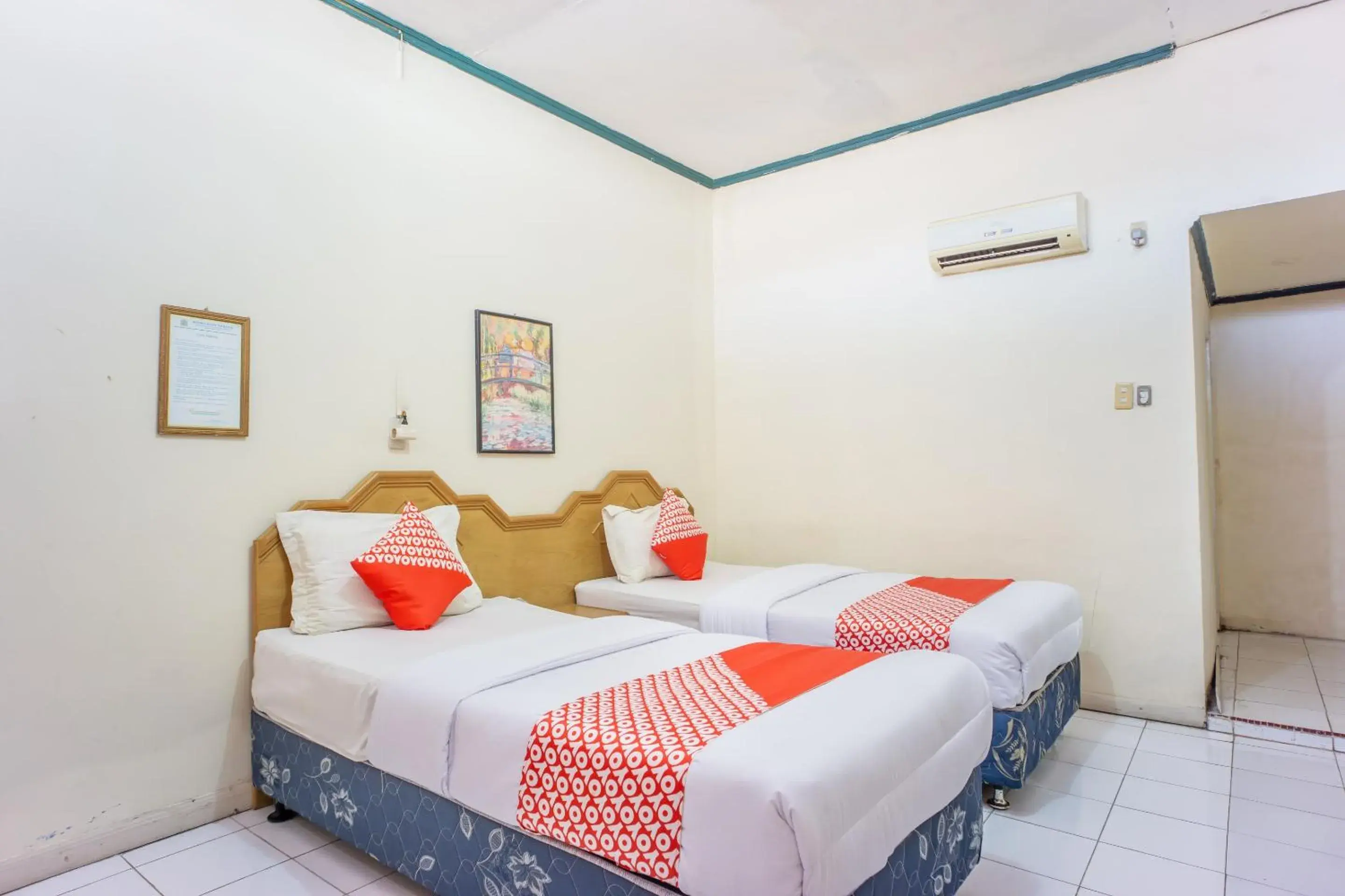 Standard Twin Room in Hotel O Wisma Kuta Karang Standard Twin Room in Hotel O Wisma Kuta Karang