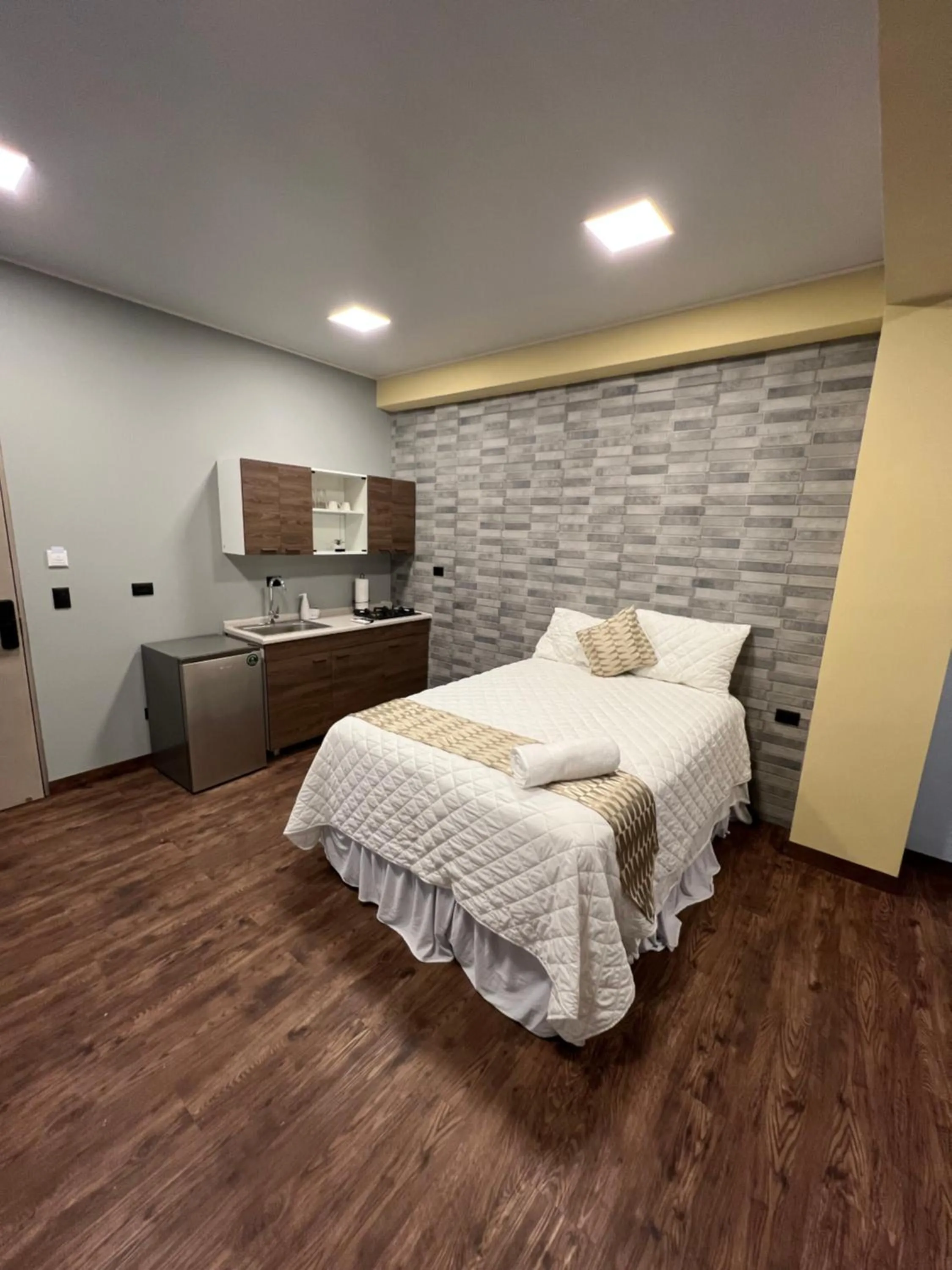 Deluxe Queen Room - single occupancy in Villa Las Flores