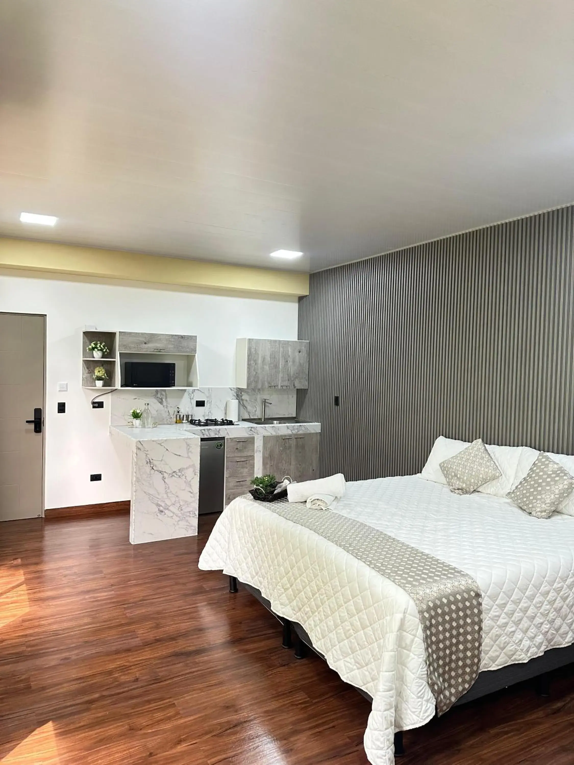 Deluxe King Studio - single occupancy in Villa Las Flores Deluxe King Studio - single occupancy in Villa Las Flores