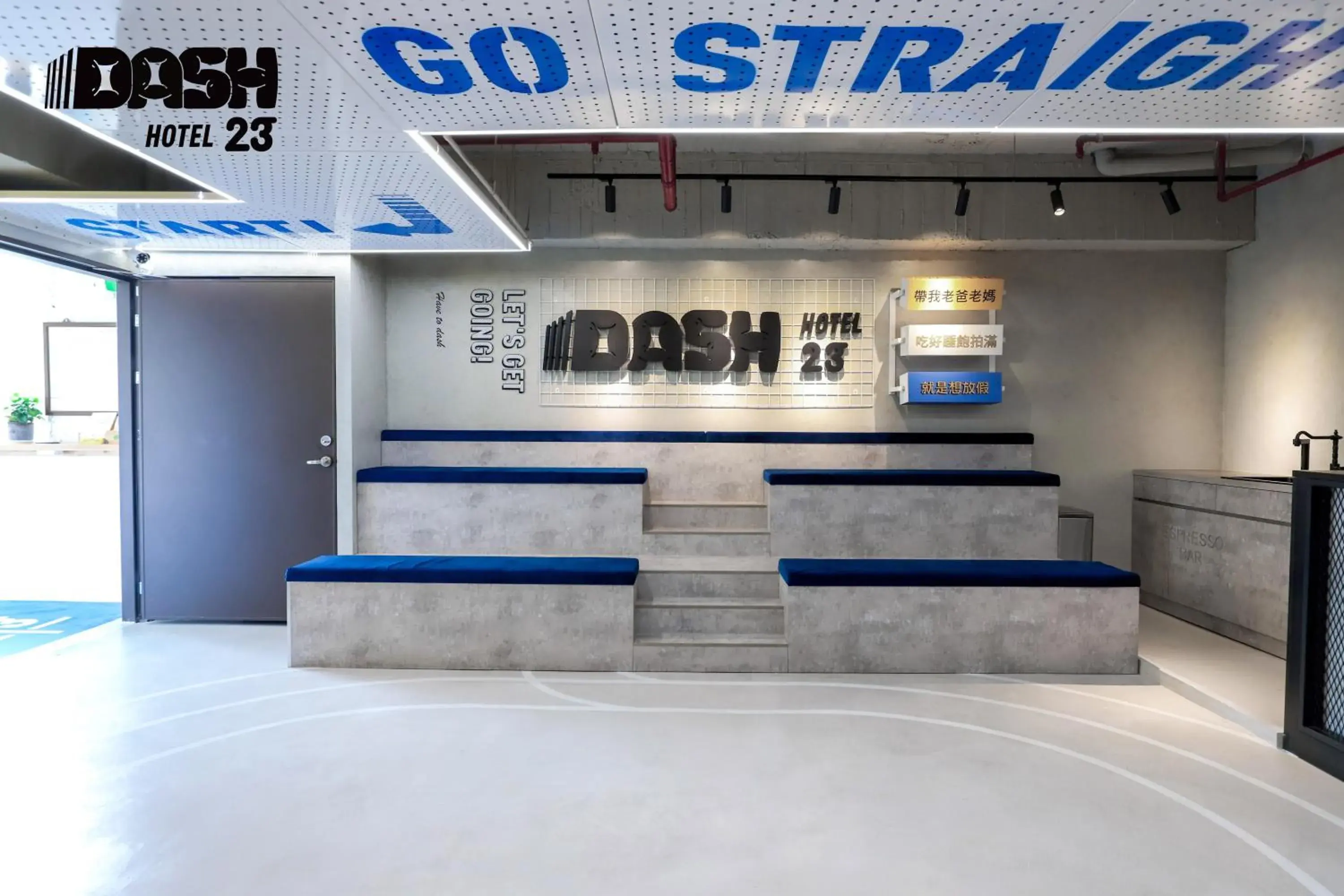 Facade/entrance in Dash 23 Hotel Facade/entrance in Dash 23 Hotel