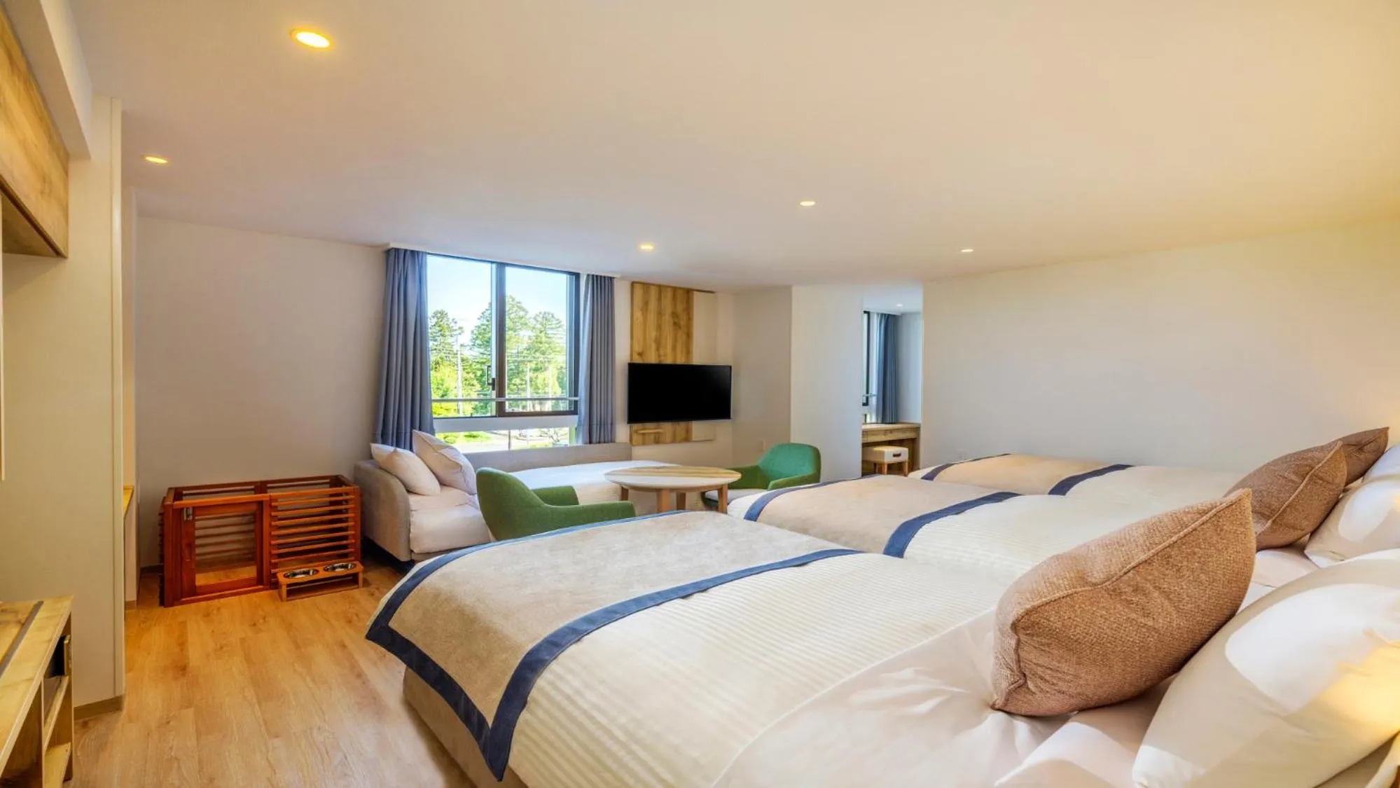 pet friendly, Bed in KAMENOI HOTEL Ome