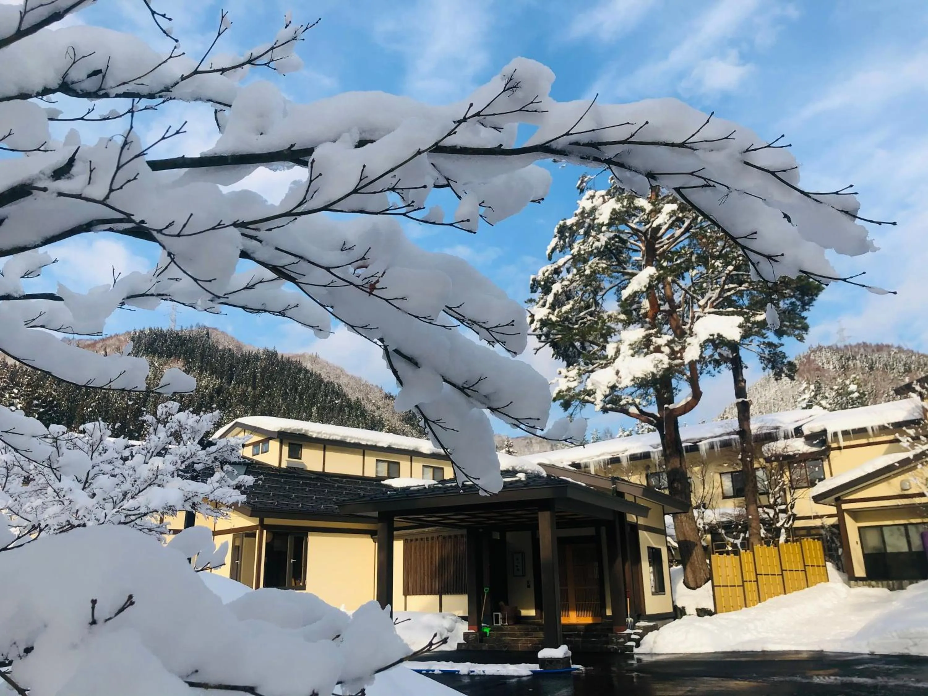 Winter in Yukemuri no Yado Inazumi Onsen