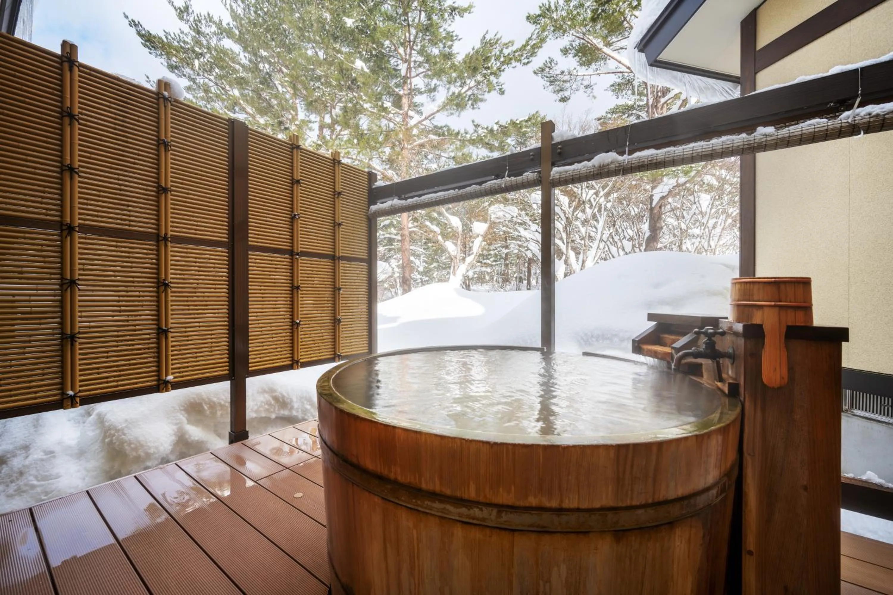 Winter in Yukemuri no Yado Inazumi Onsen