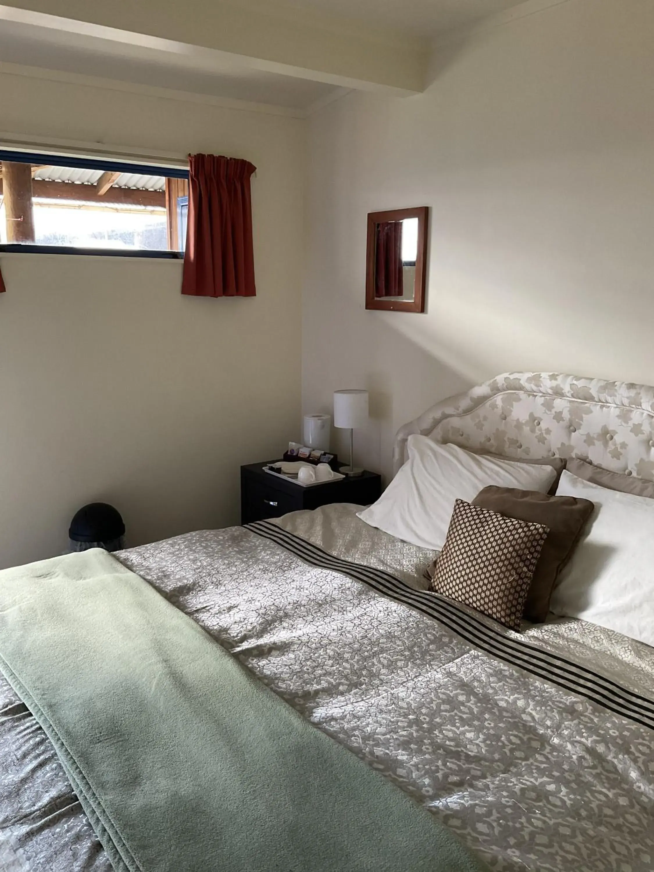 Double Room with Private Bathroom in Tongariro River Retreat Double Room with Private Bathroom in Tongariro River Retreat