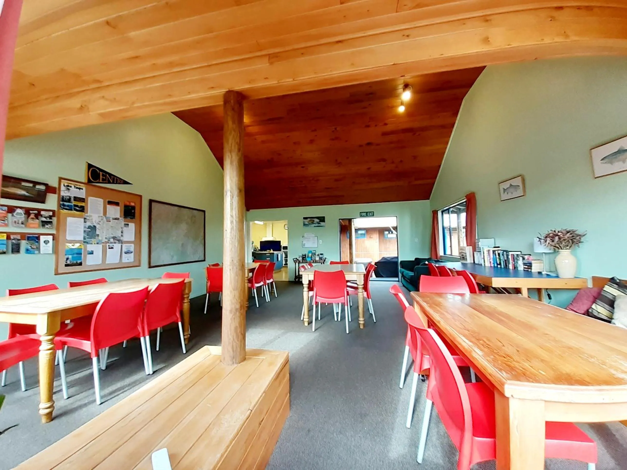 Library in Tongariro River Retreat