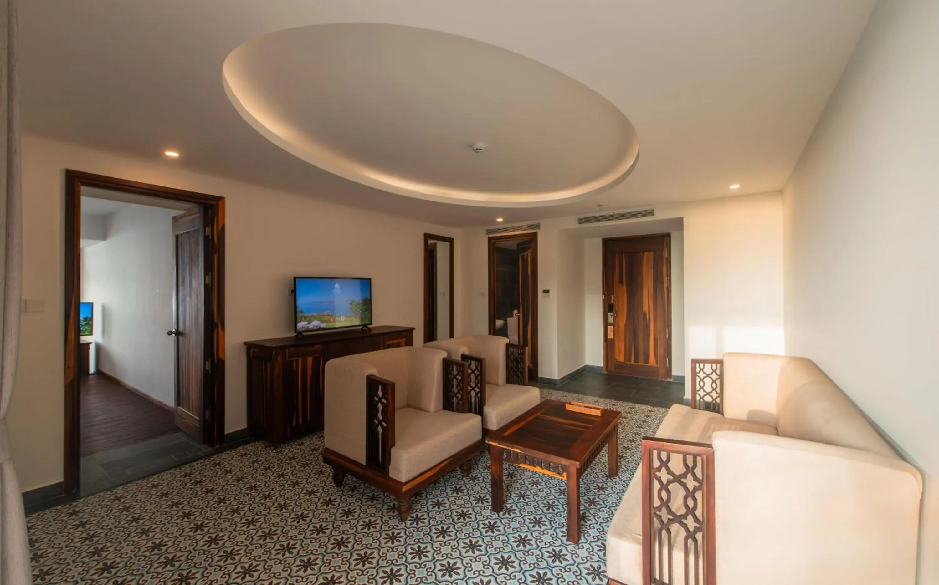 TV and multimedia, Bed in Alibu Resort Nha Trang TV and multimedia, Bed in Alibu Resort Nha Trang